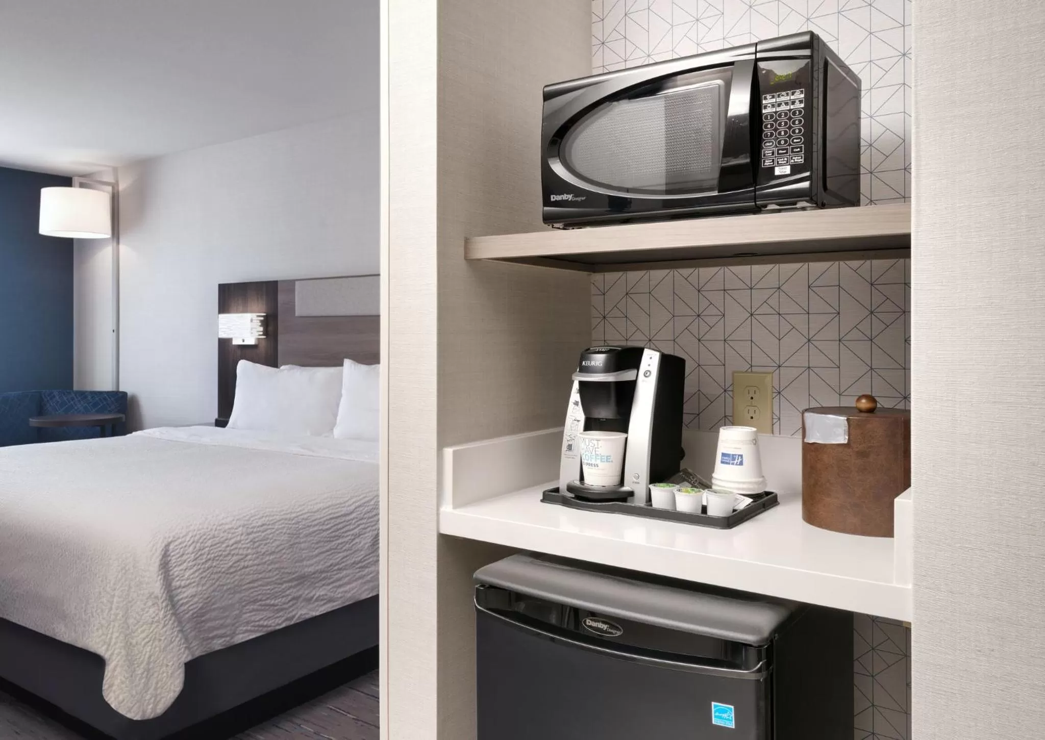 Photo of the whole room, Bed in Holiday Inn Express and Suites Helena by IHG