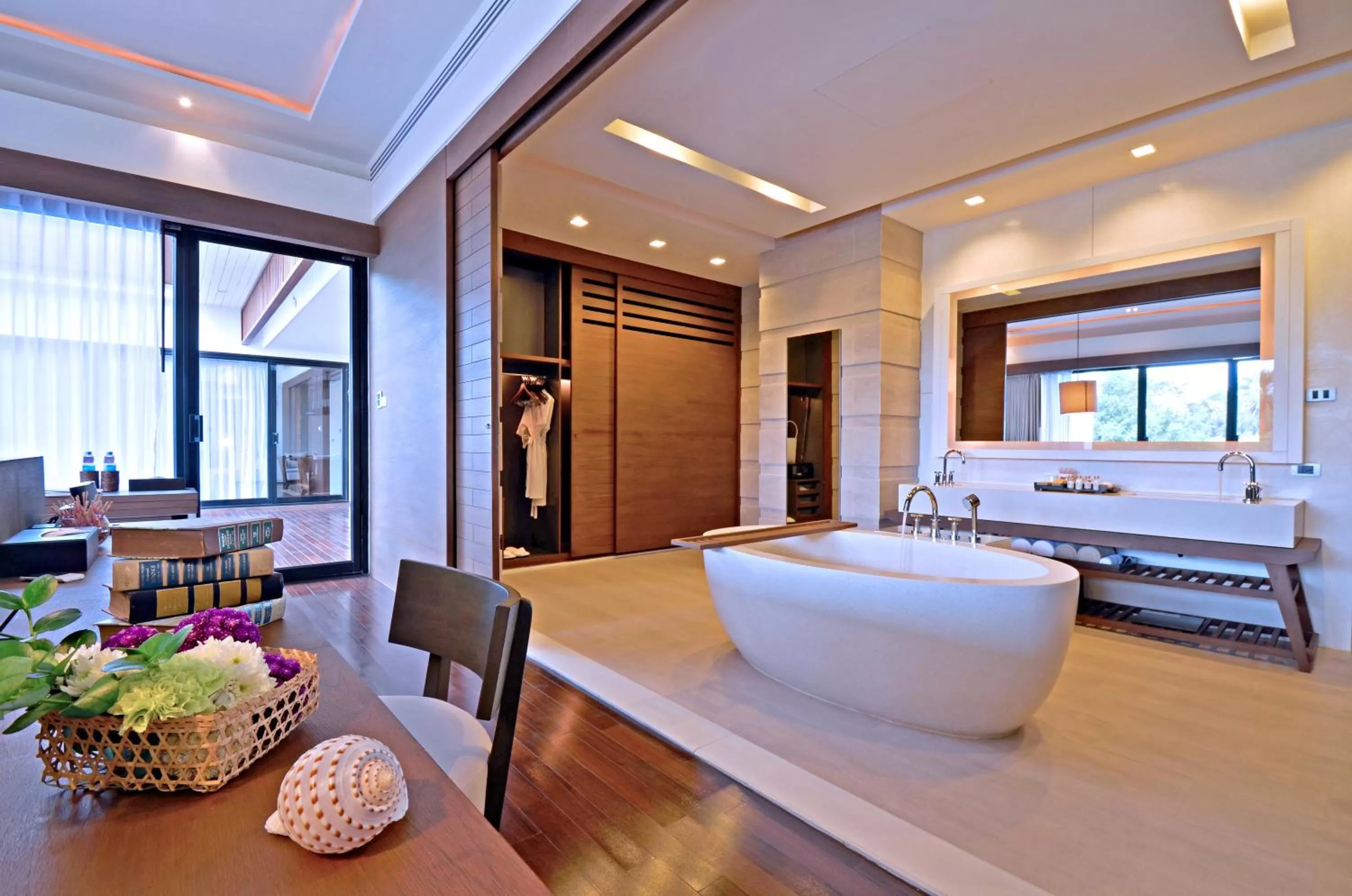 Shower in Cape Nidhra Hotel