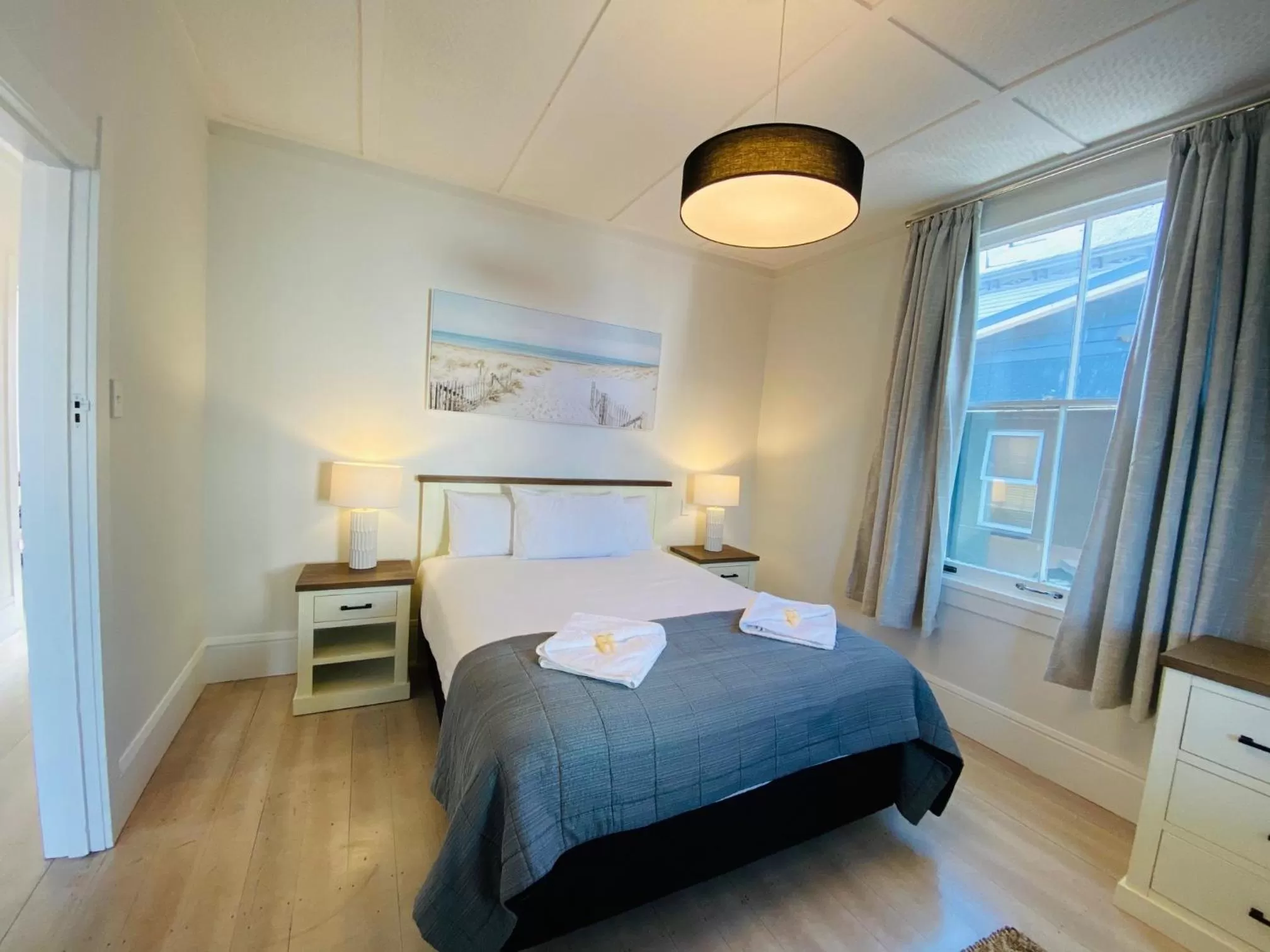 Bed in Shoreline Motel