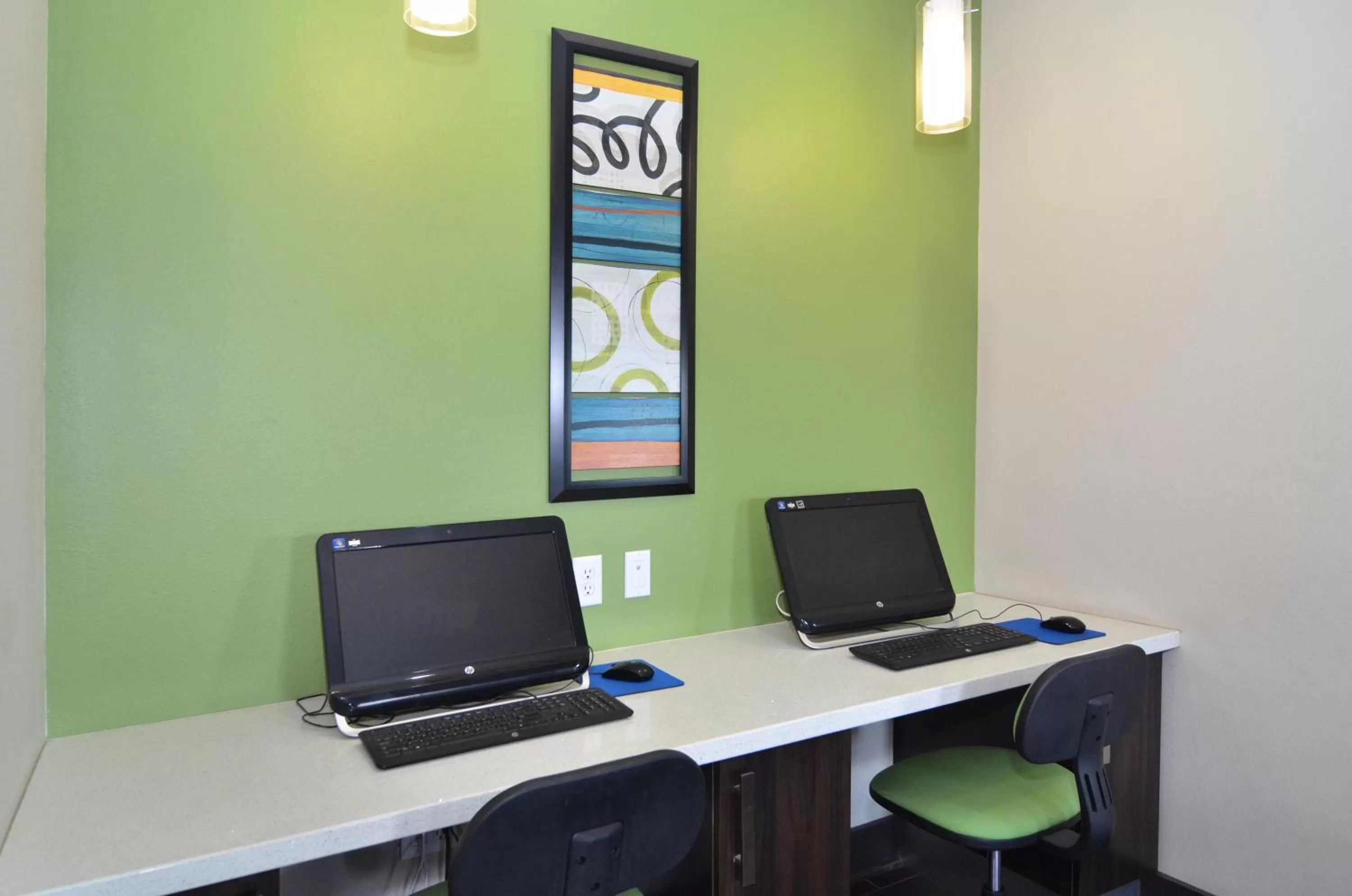 Quality Inn & Suites Kenedy - Karnes City