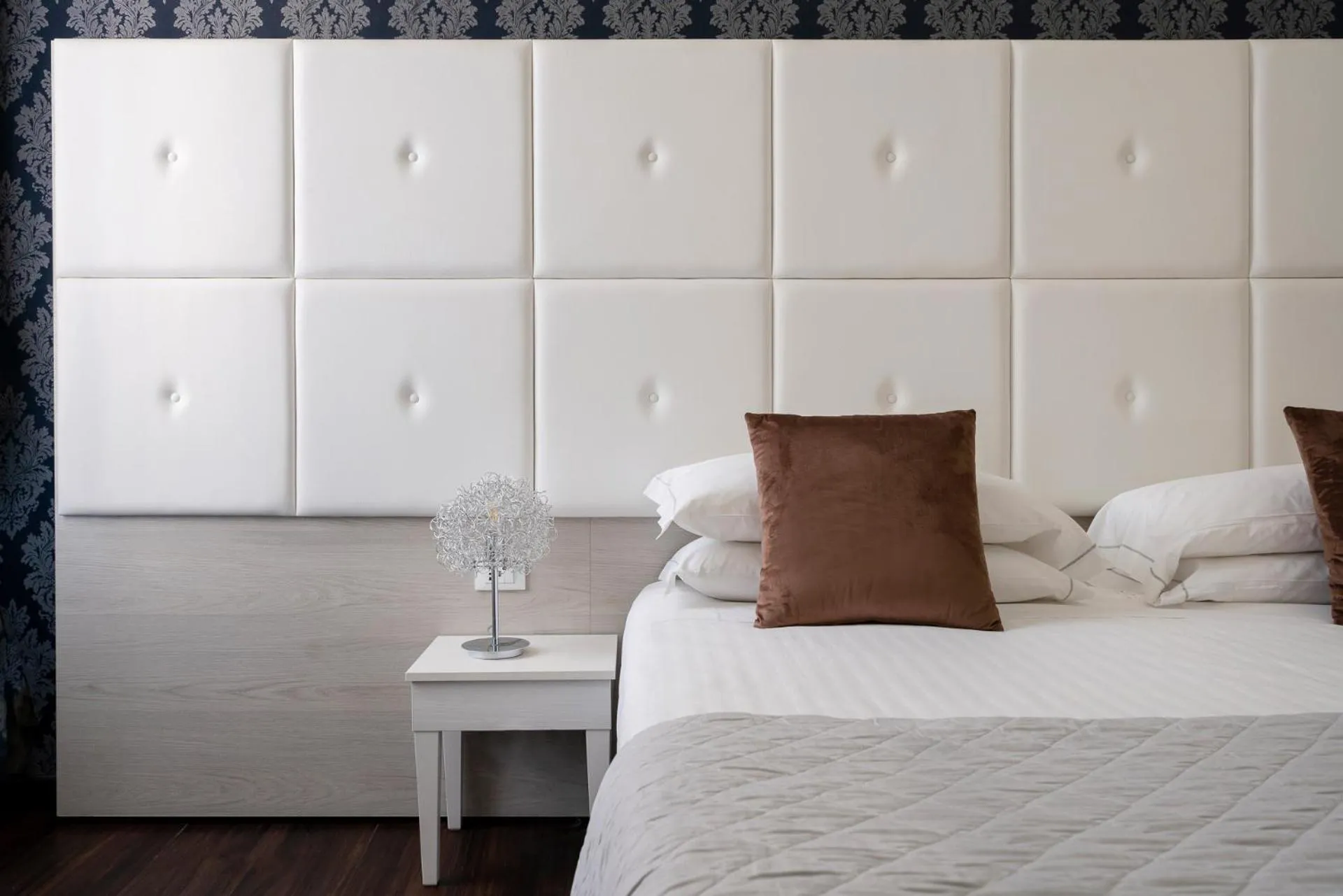 Bedroom, Bed in Albergo Rossini 1936 Small & Charming