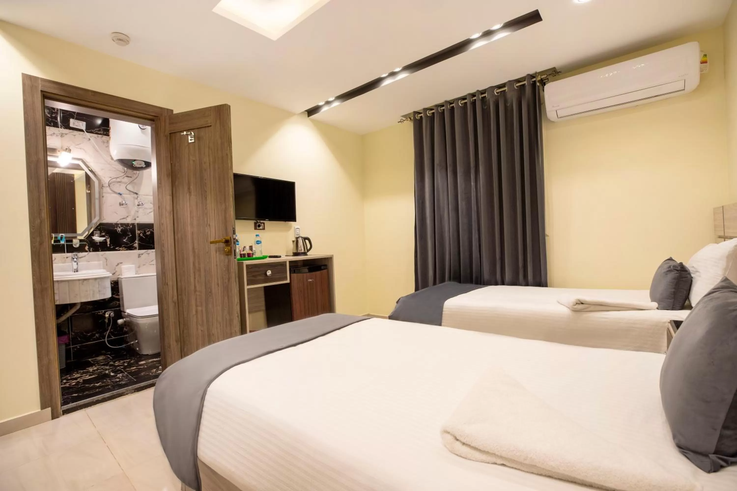 Bed in Brothers Pyramids View