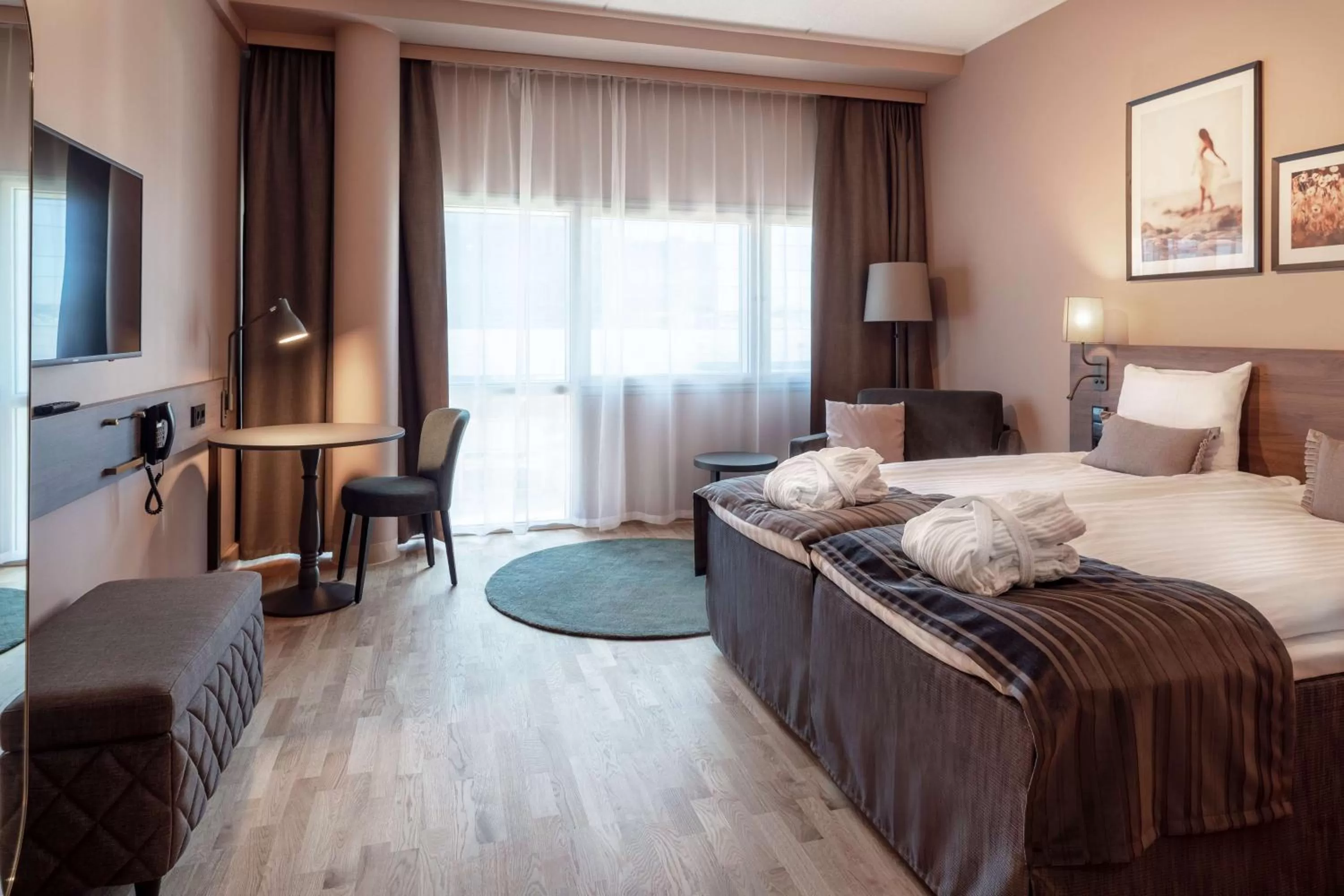 Photo of the whole room, Bed in Scandic Helsinki Airport