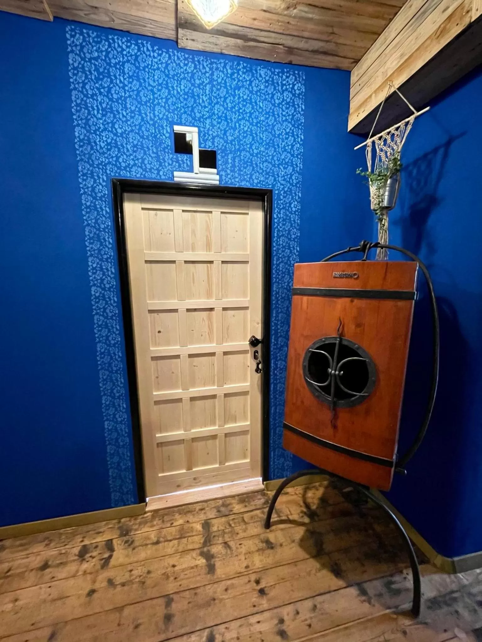 HARABURDI® Recyclart Hotel