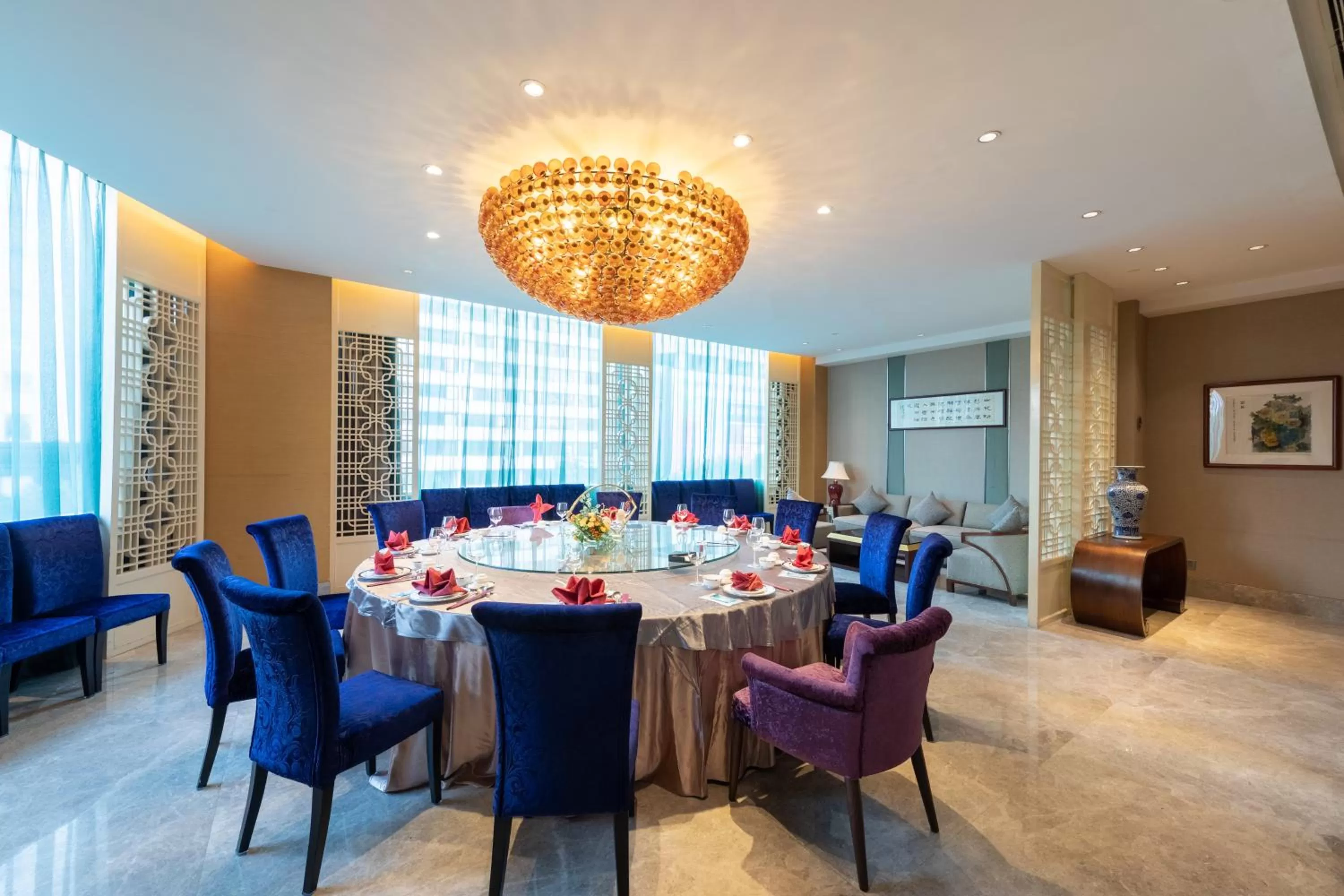 Restaurant/places to eat in Crowne Plaza Guangzhou City Centre by IHG