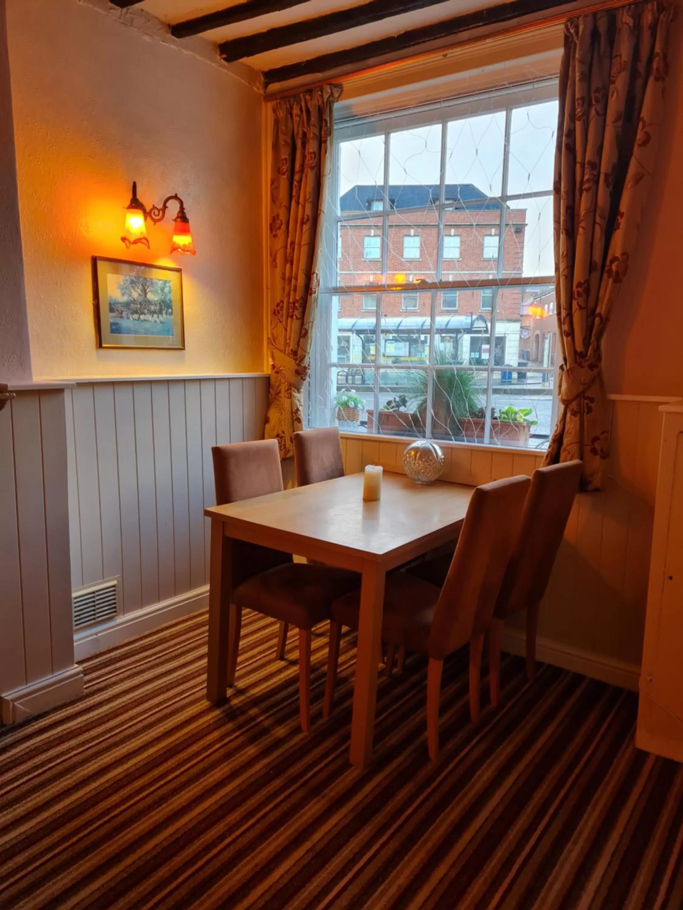 Restaurant/places to eat in The Pelican Inn