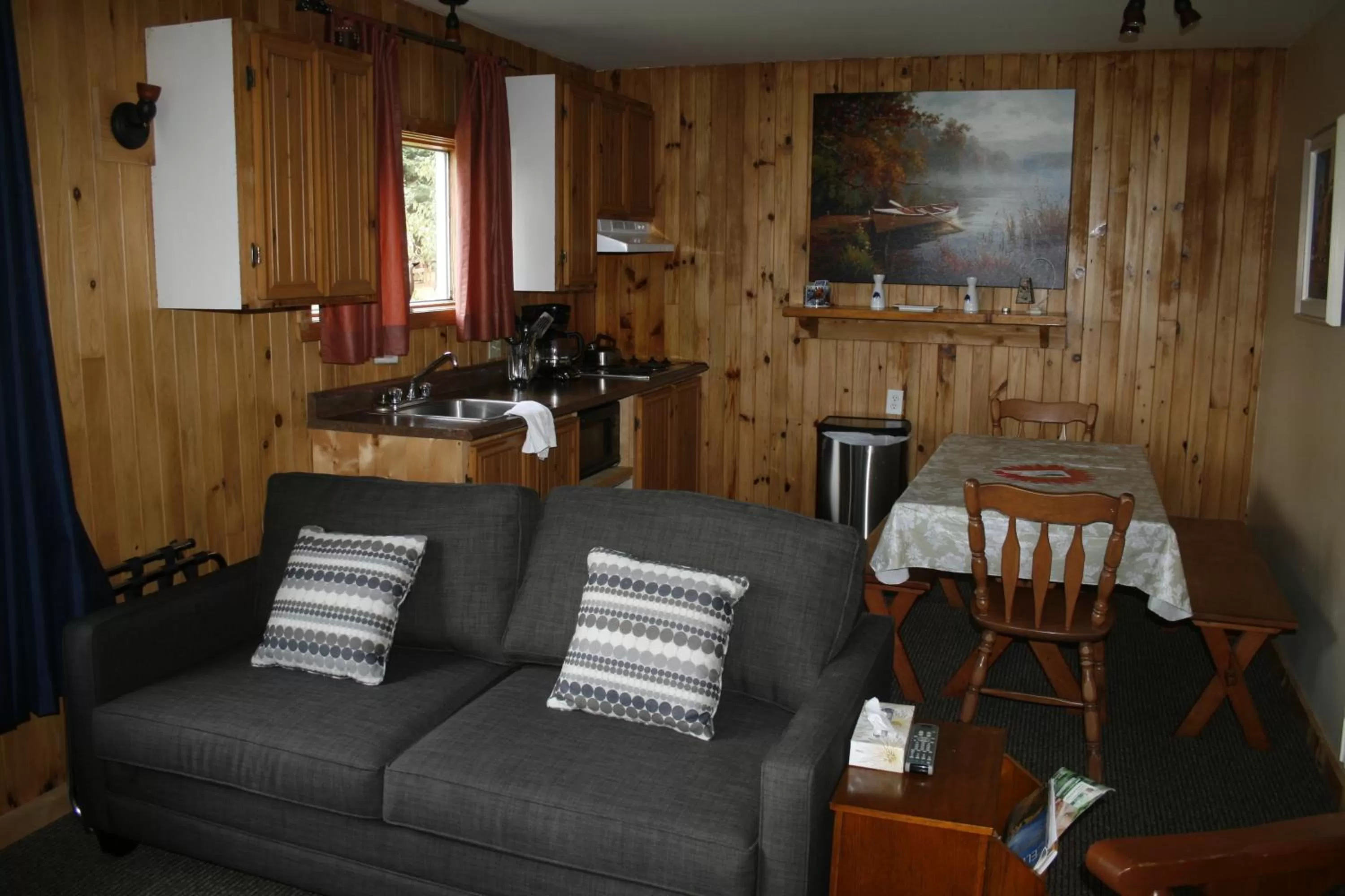 Kitchen or kitchenette in Auberge et Chalets sur le Lac