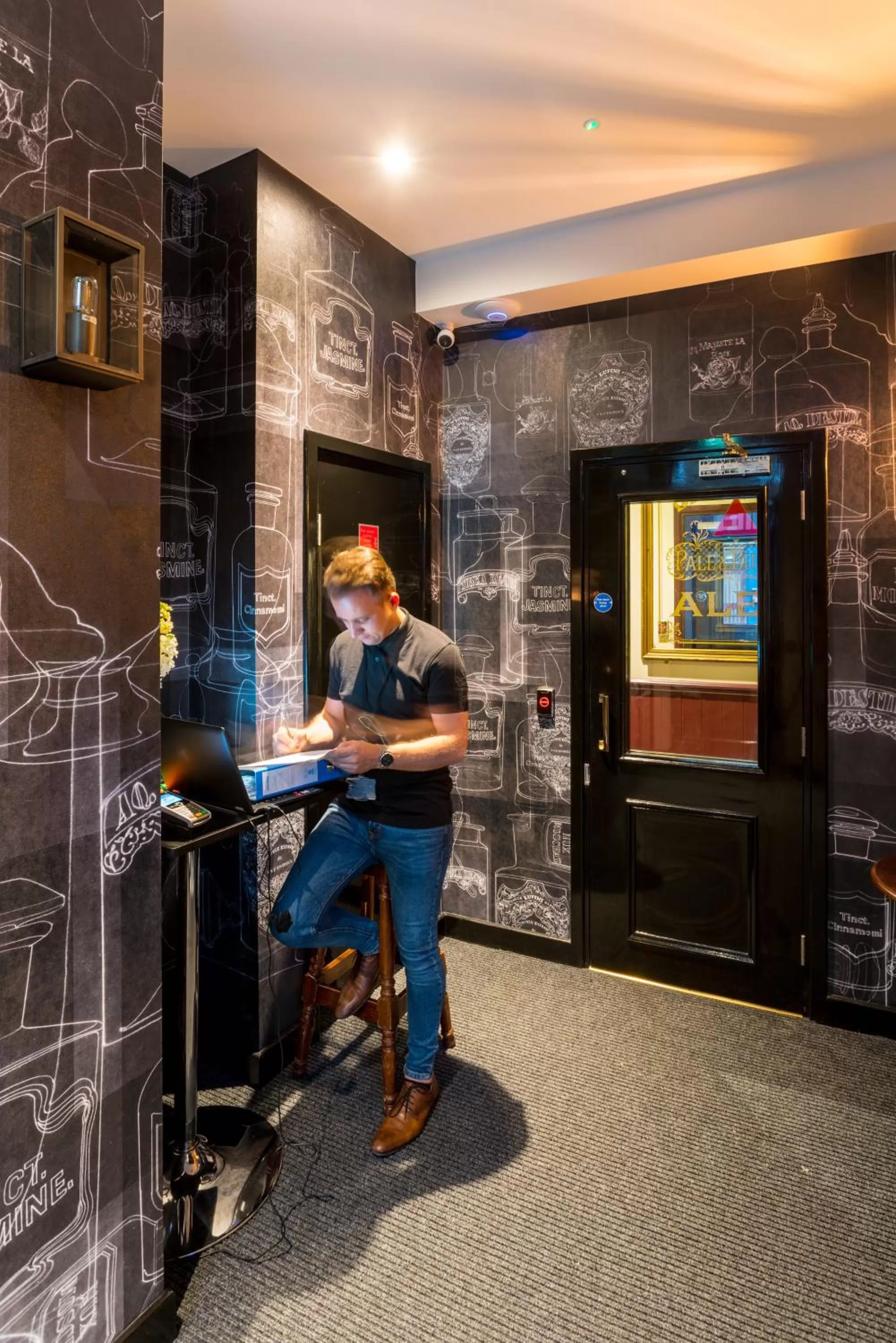 Lobby or reception in Camden Enterprise Hotel