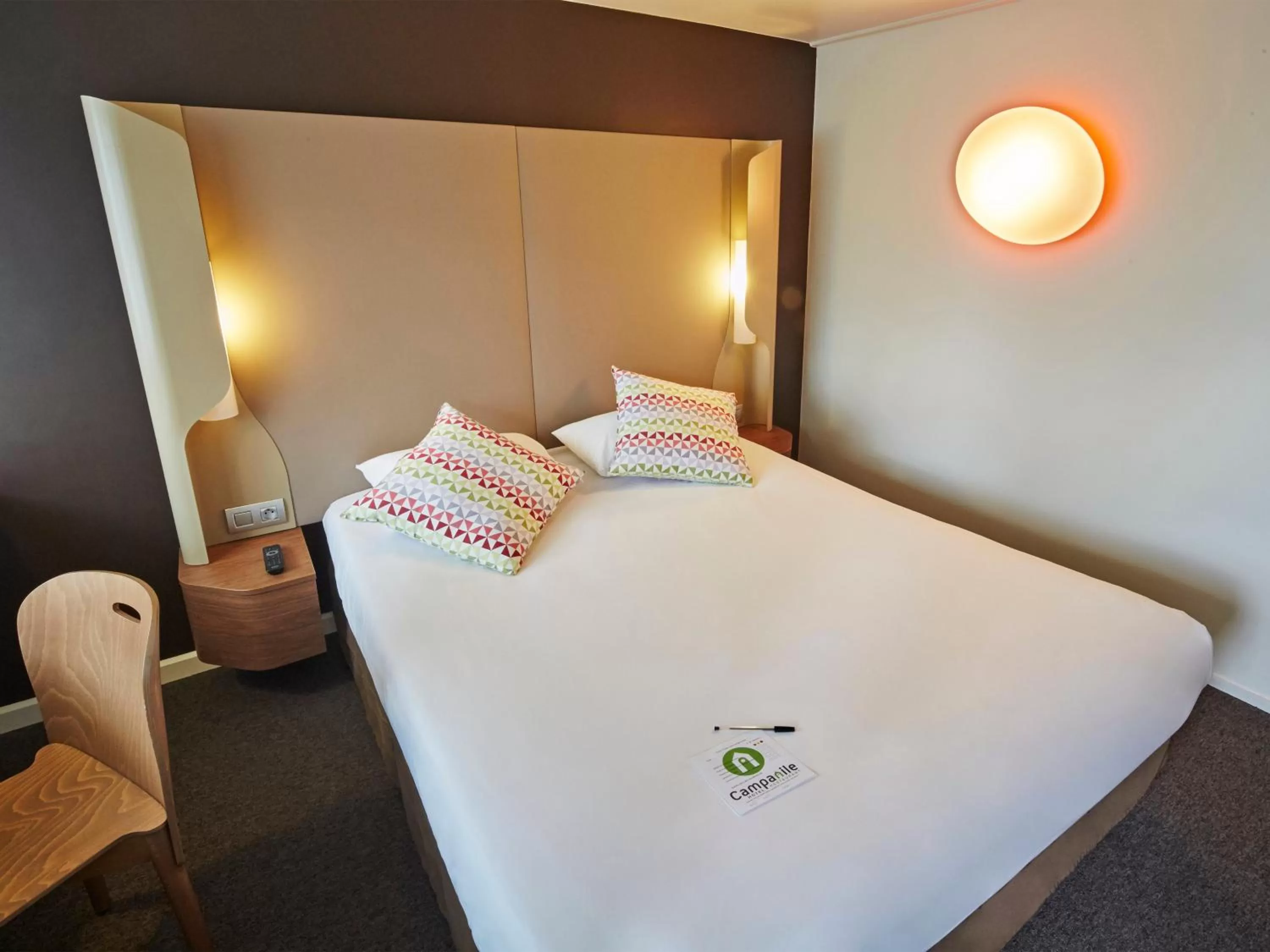 Bed in Campanile Dijon Nord - Toison D'or