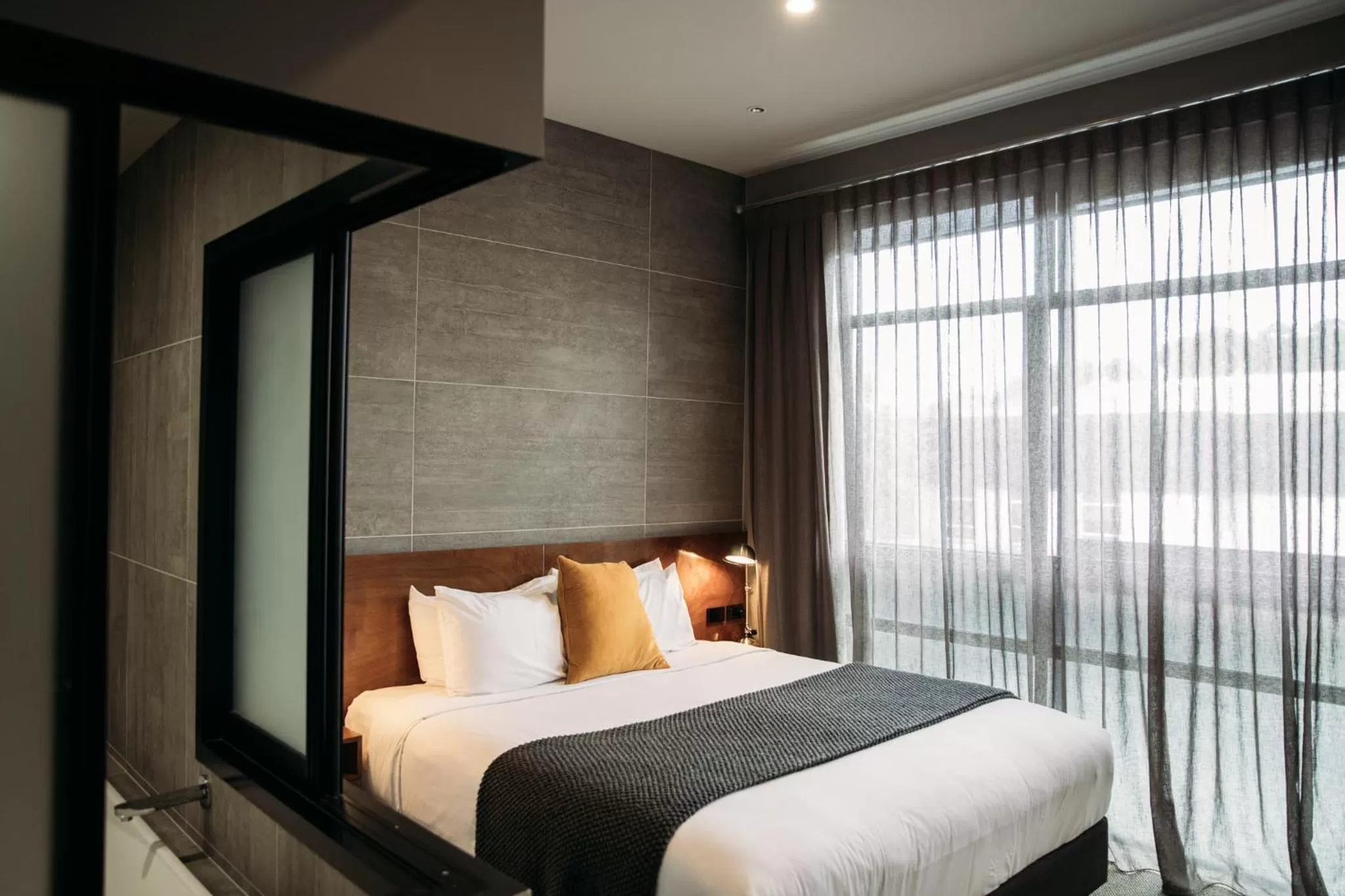 Bedroom, Bed in King and Queen Hotel Suites