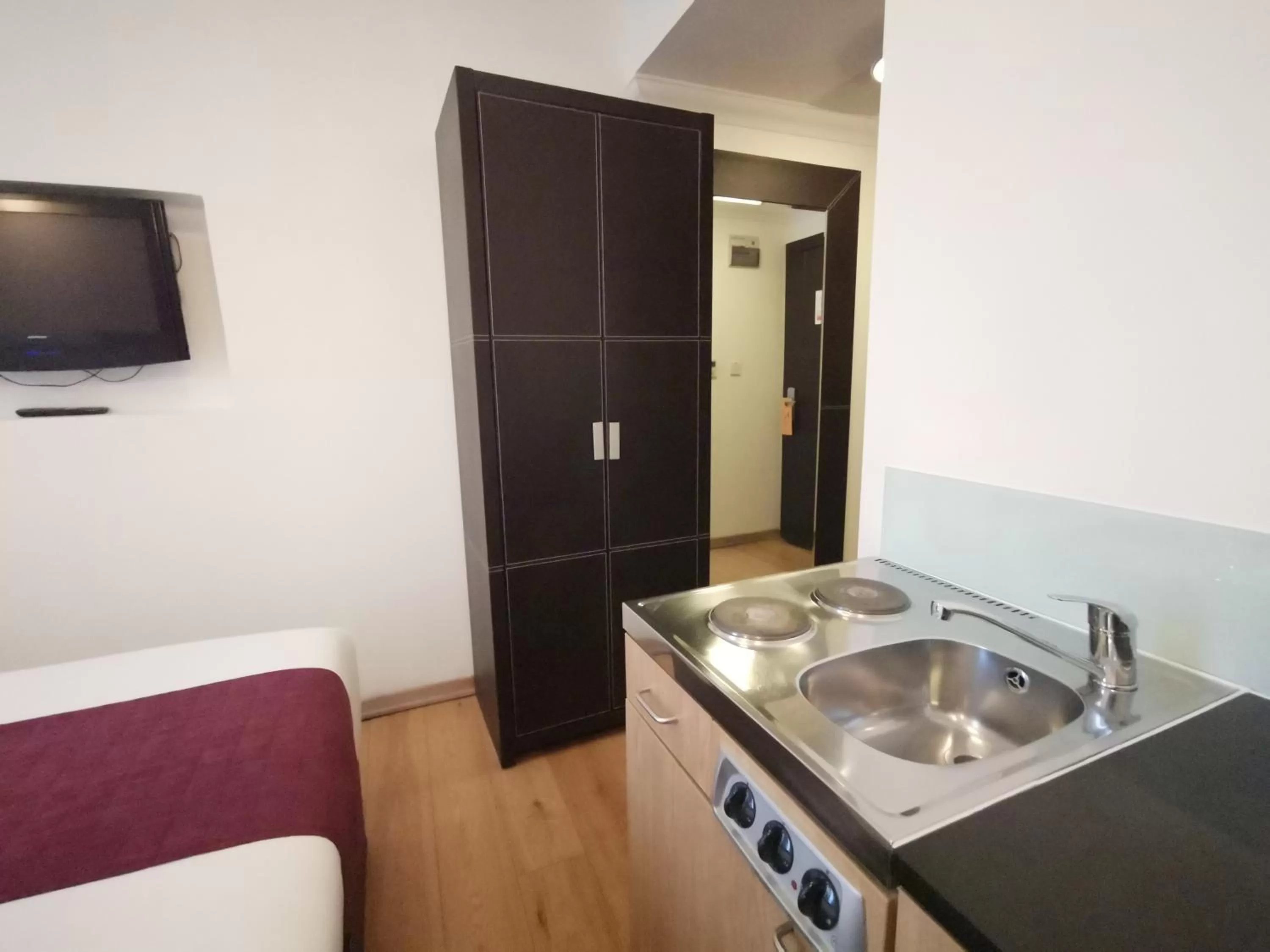 Kitchen or kitchenette in The Royale Chulan Hyde Park Hotel