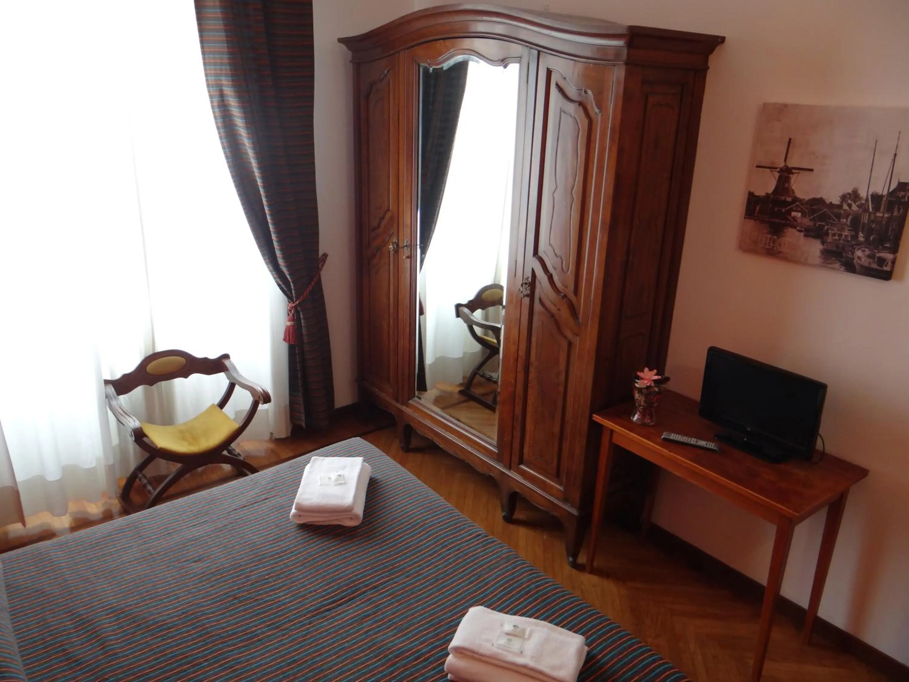 Photo of the whole room, Bed in Hotel Amendola Fiera