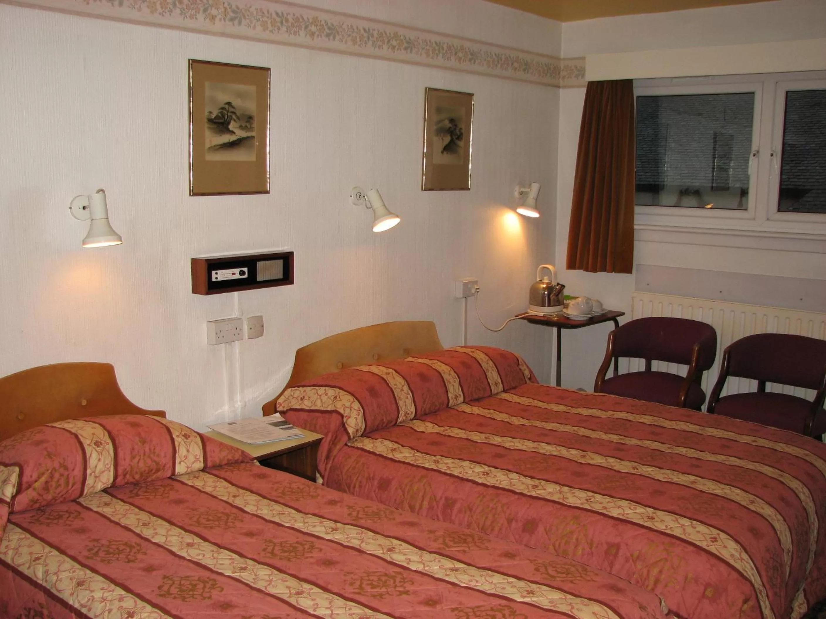 Bed in Lancaster Hotel