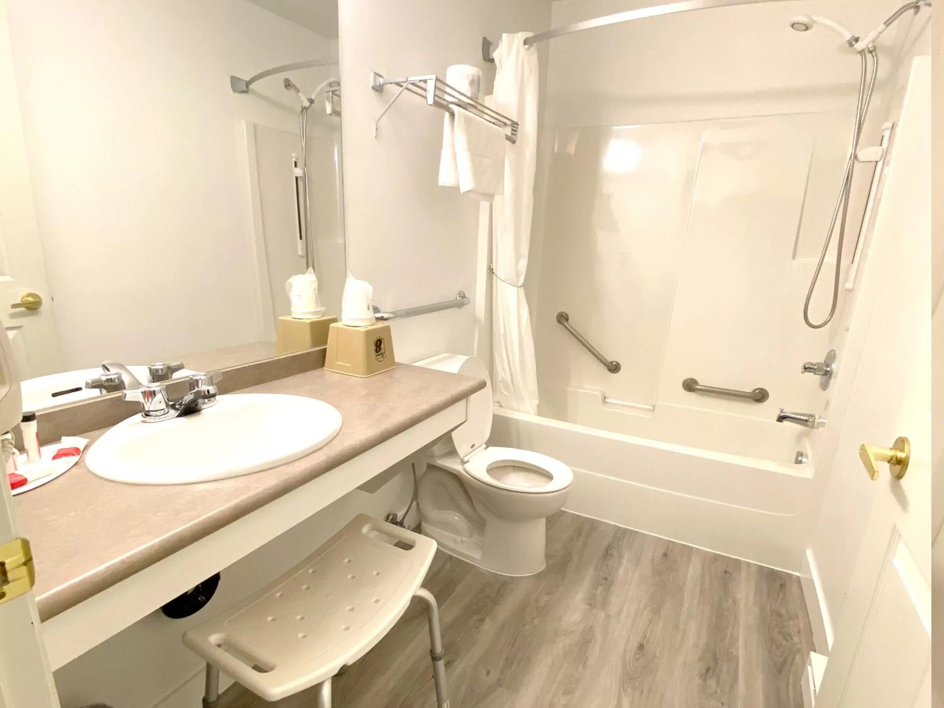 Super 8 by Wyndham Sicamous