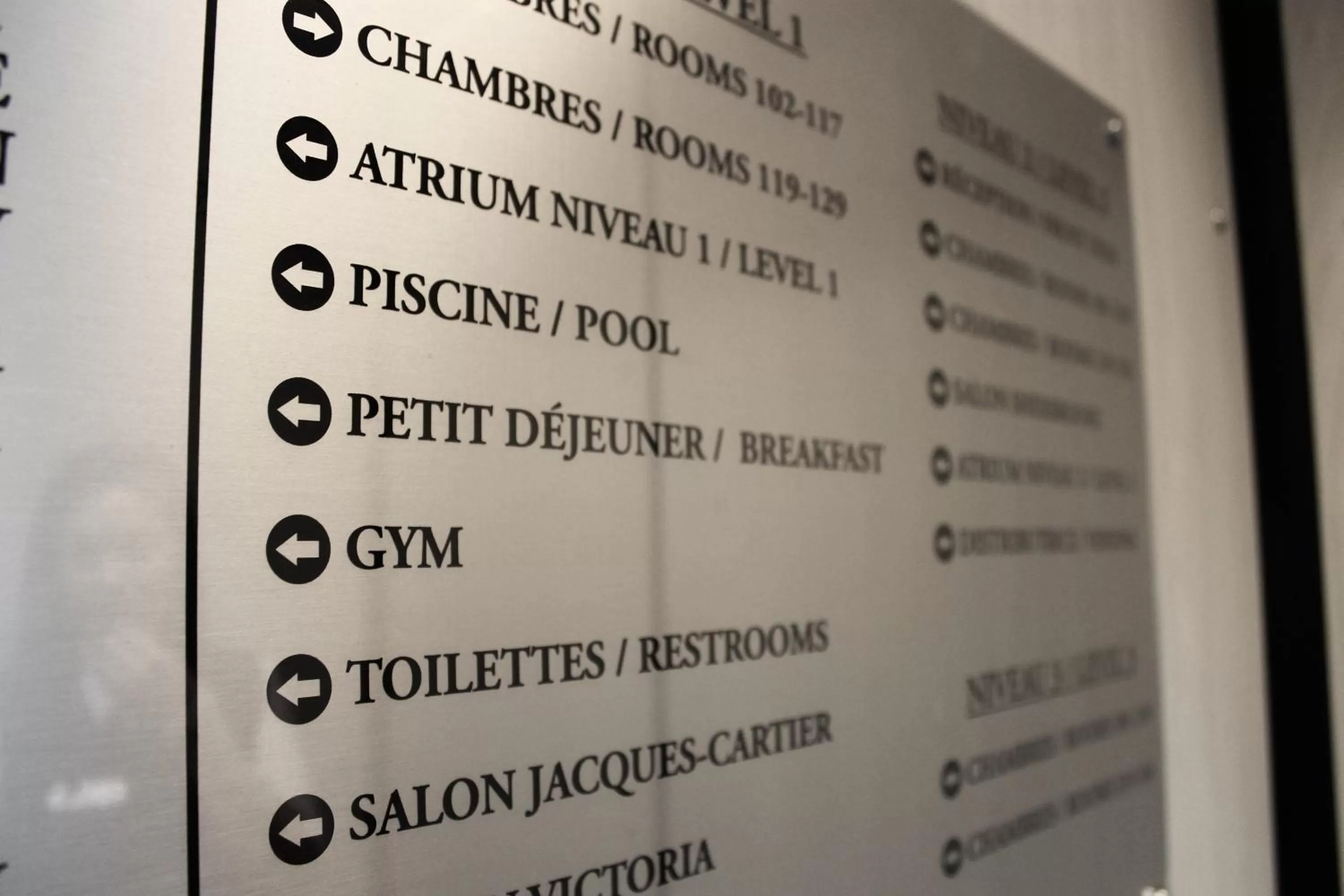 Lobby or reception in Best Western Laval-Montreal & Conference Centre