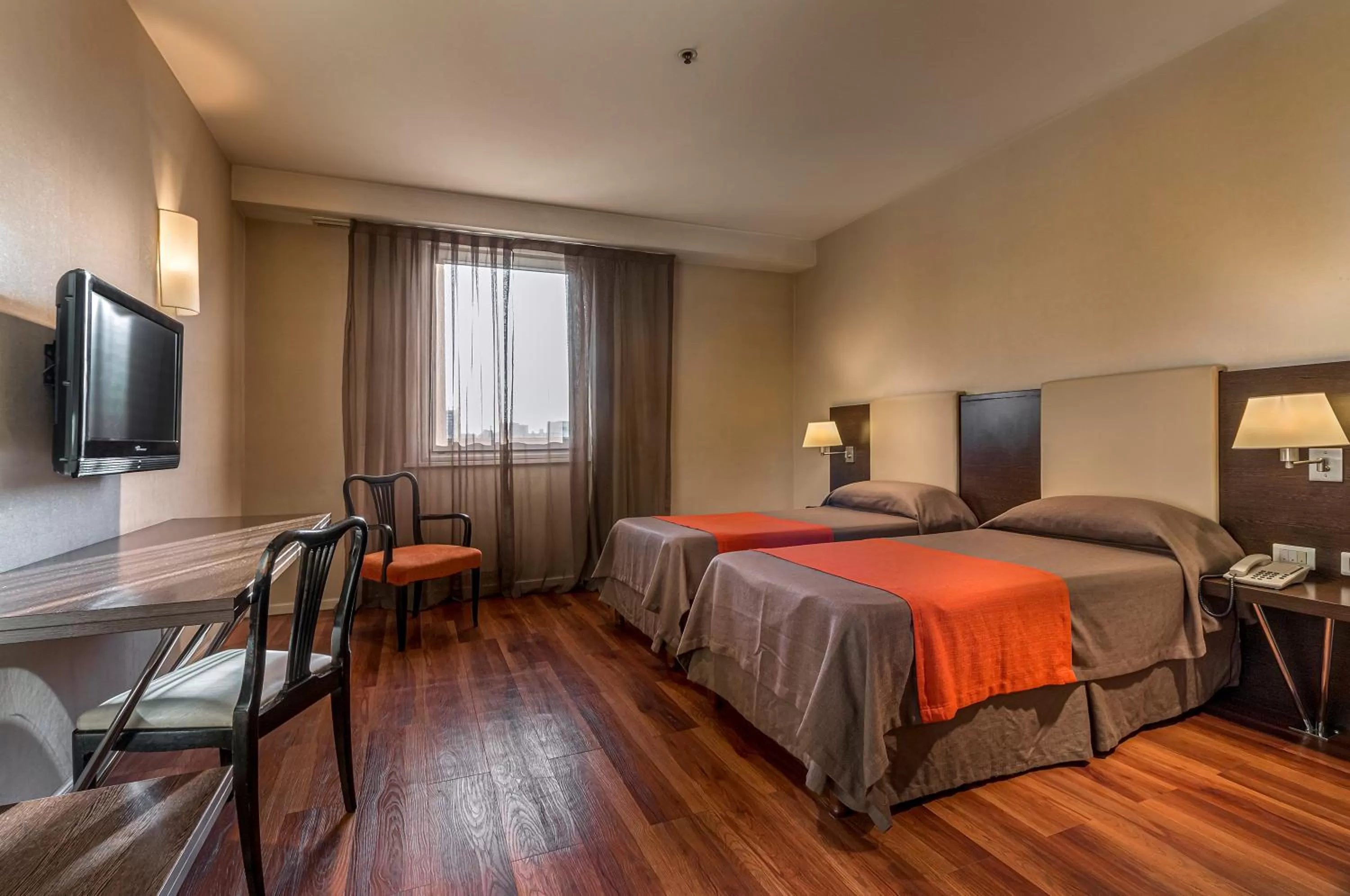 Bedroom, Bed in Gran Hotel Argentino