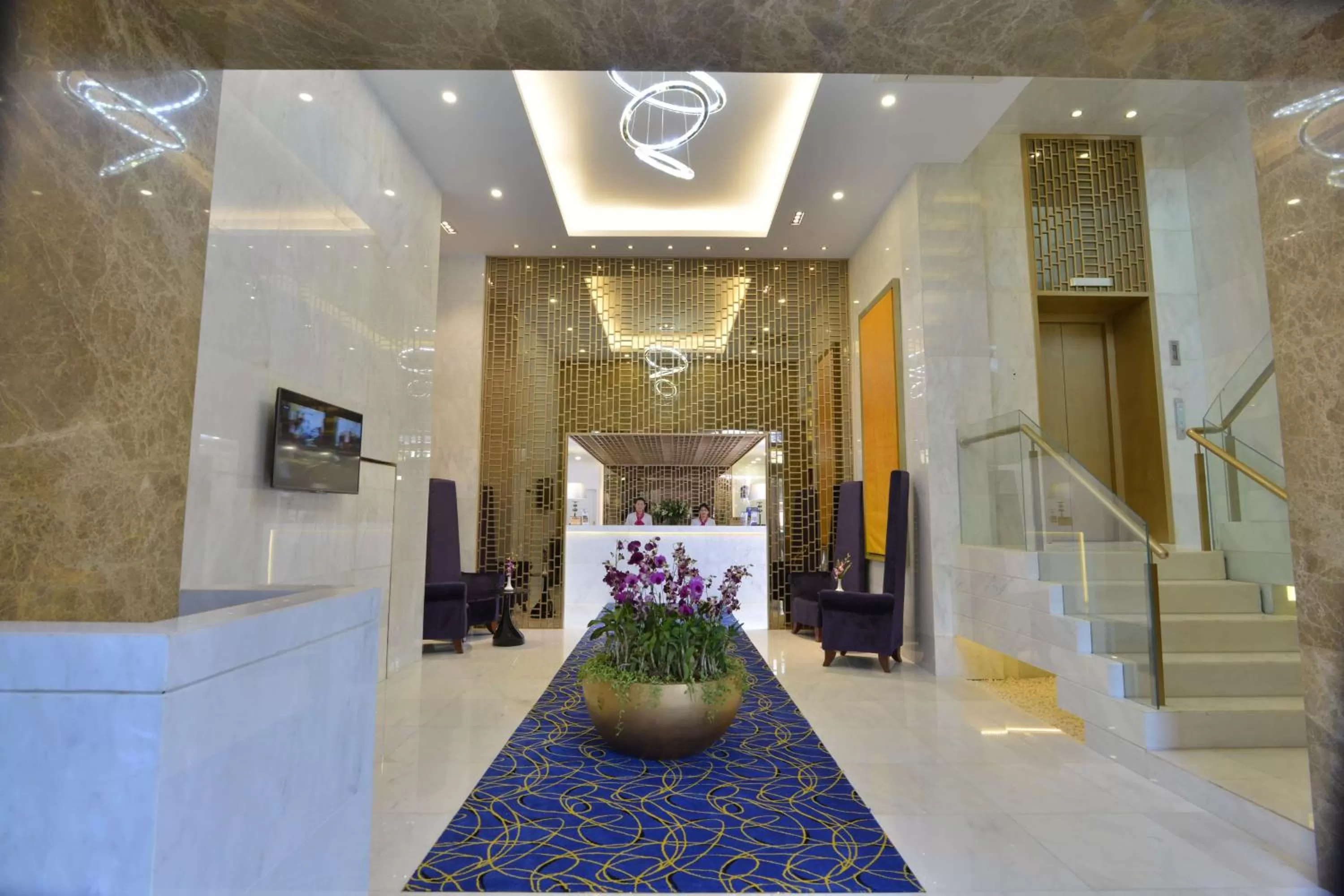 Lobby or reception in Best Western Chinatown Hotel