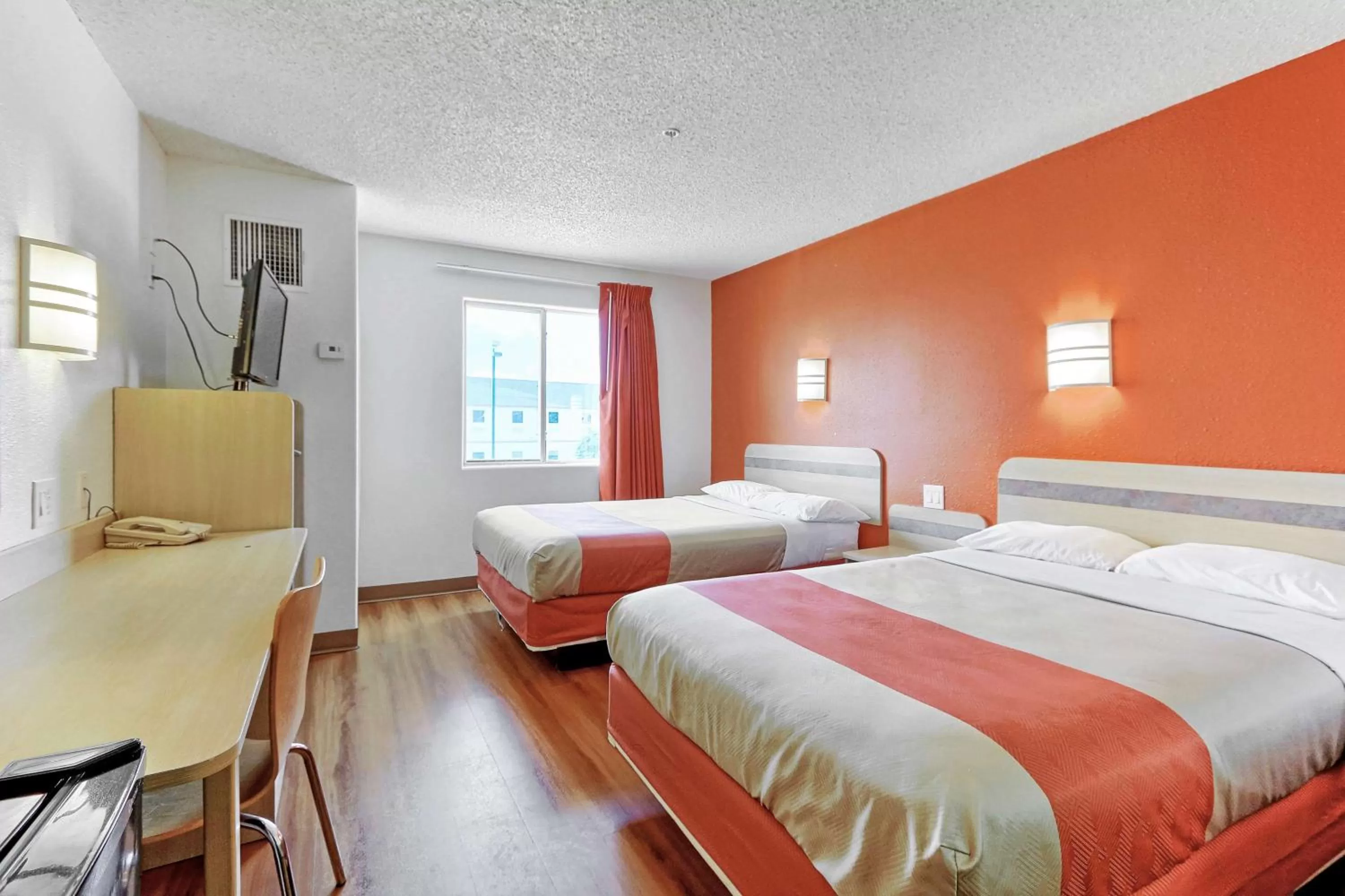 Photo of the whole room, Bed in Motel 6-Killeen, TX