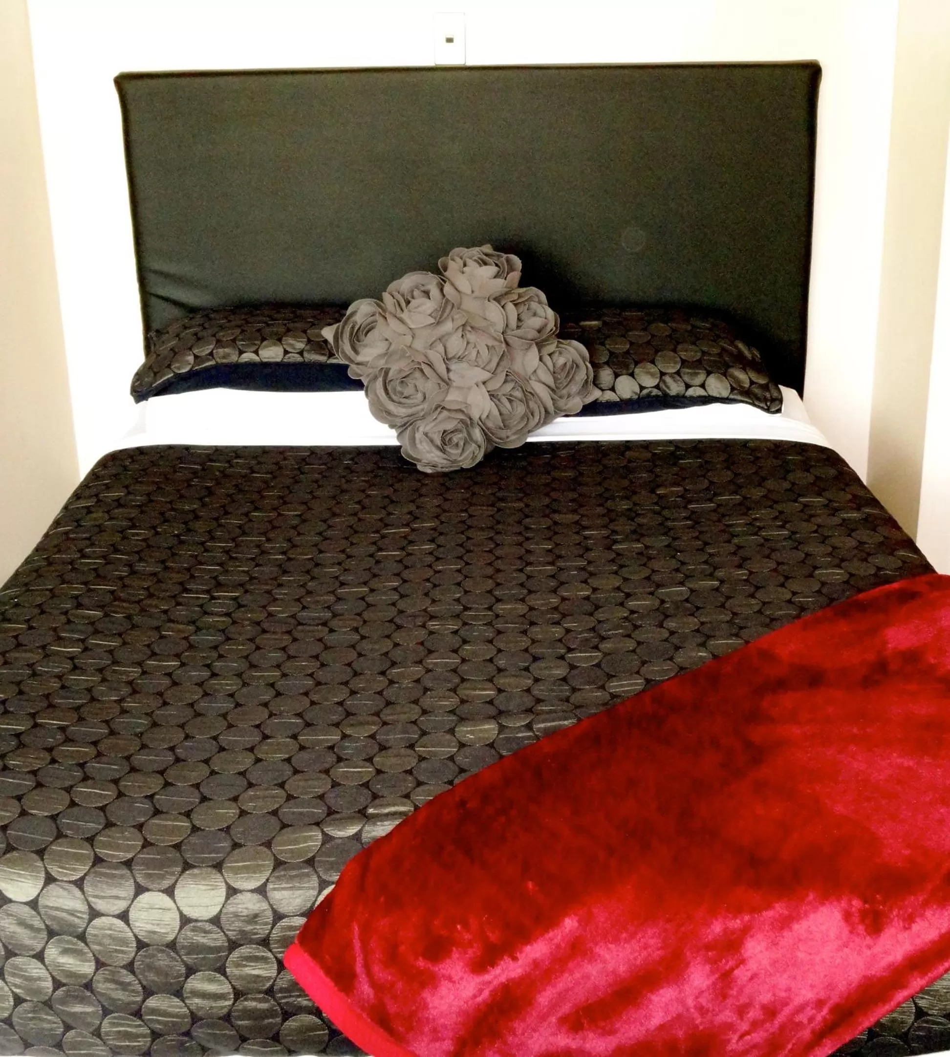 Bed in Aarburg Airport Motel