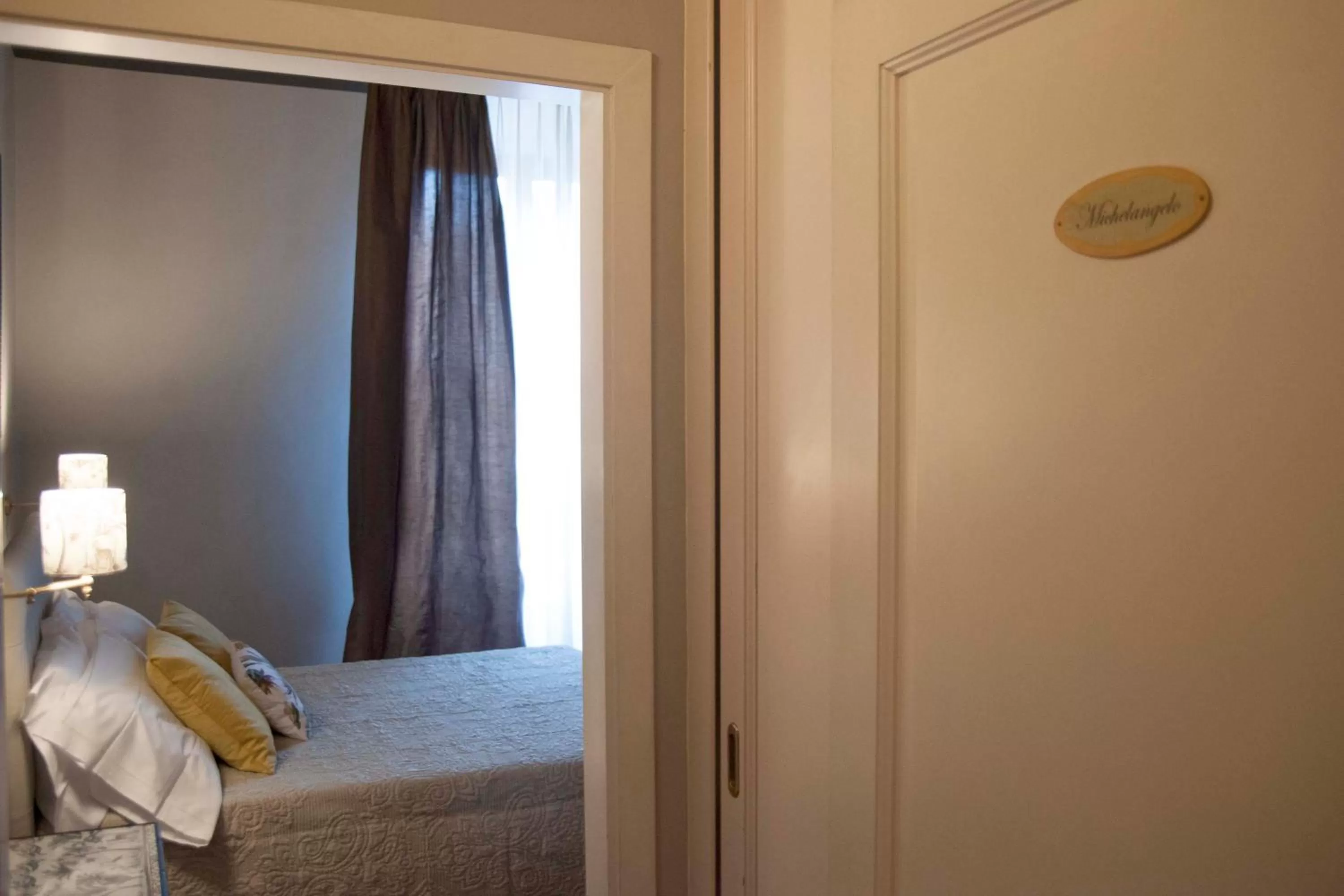 Facade/entrance, Bed in Antica Dimora De' Benci