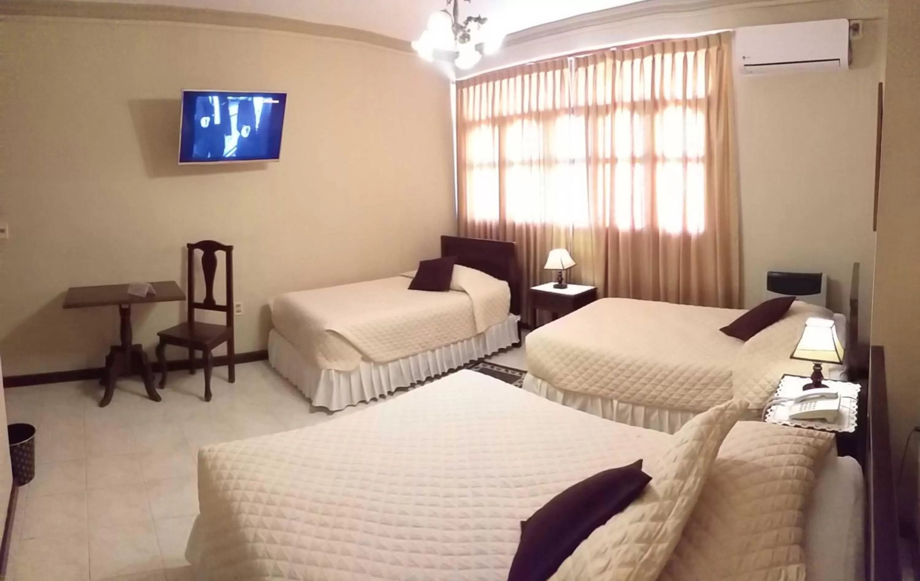 TV and multimedia, Bed in Hotel Carmen