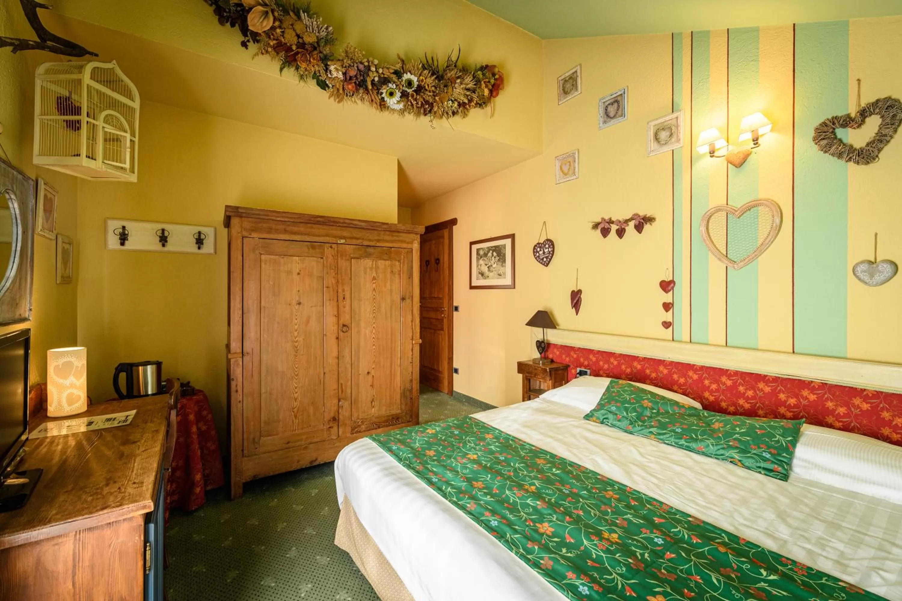 Bedroom, Bed in Hotel Chalet La Meridiana