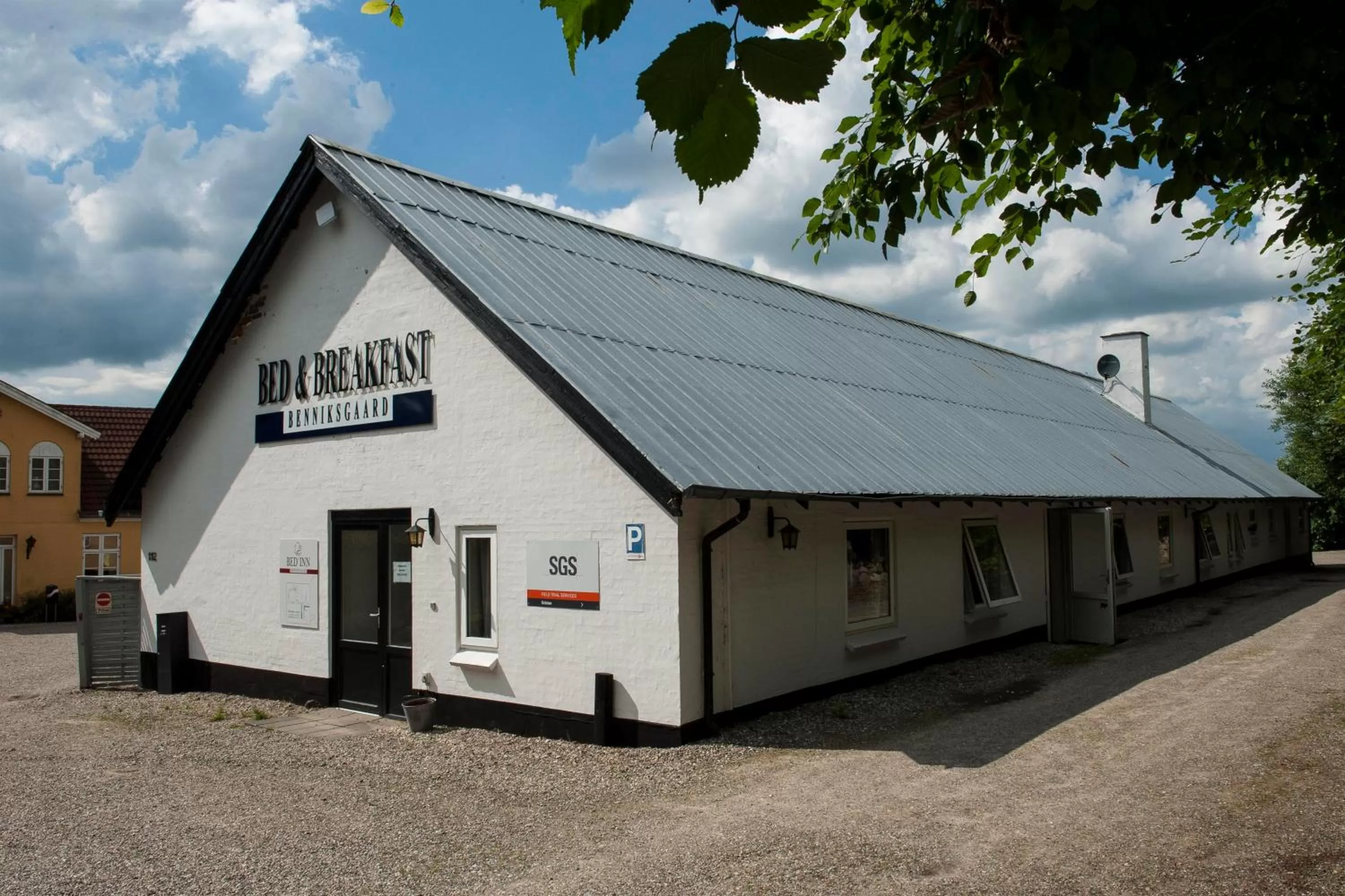 Facade/entrance in Benniksgaard Bed & Breakfast