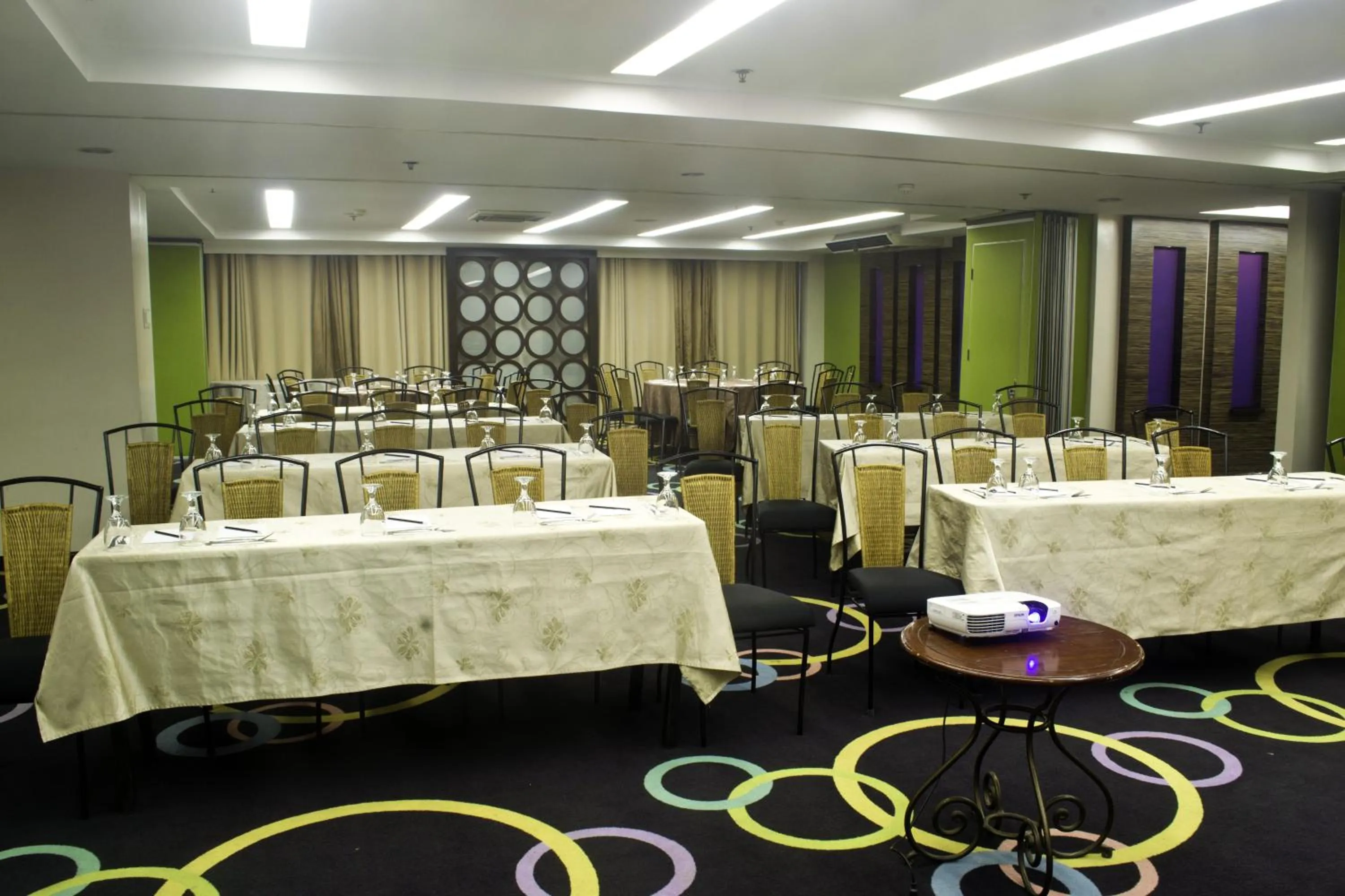 Banquet/Function facilities in El Cielito Inn - Sta. Rosa