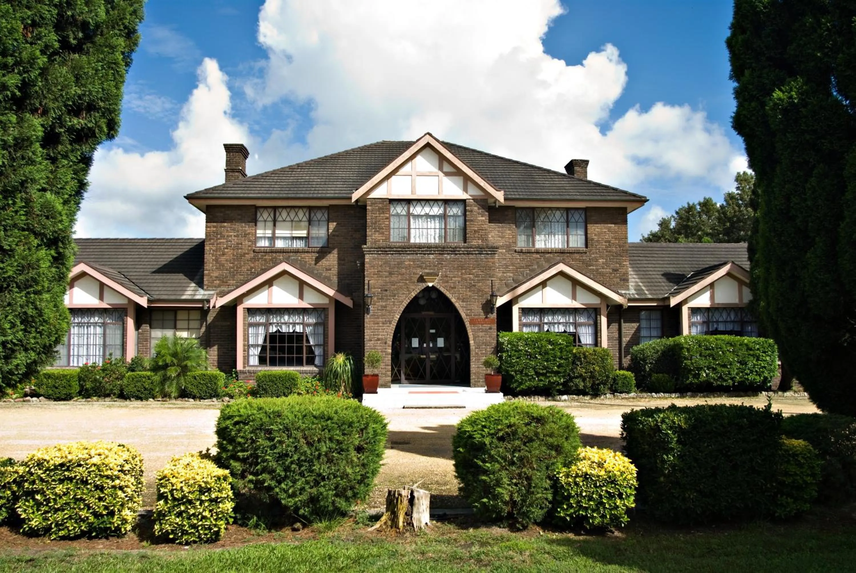 Property building in Sir Francis Drake