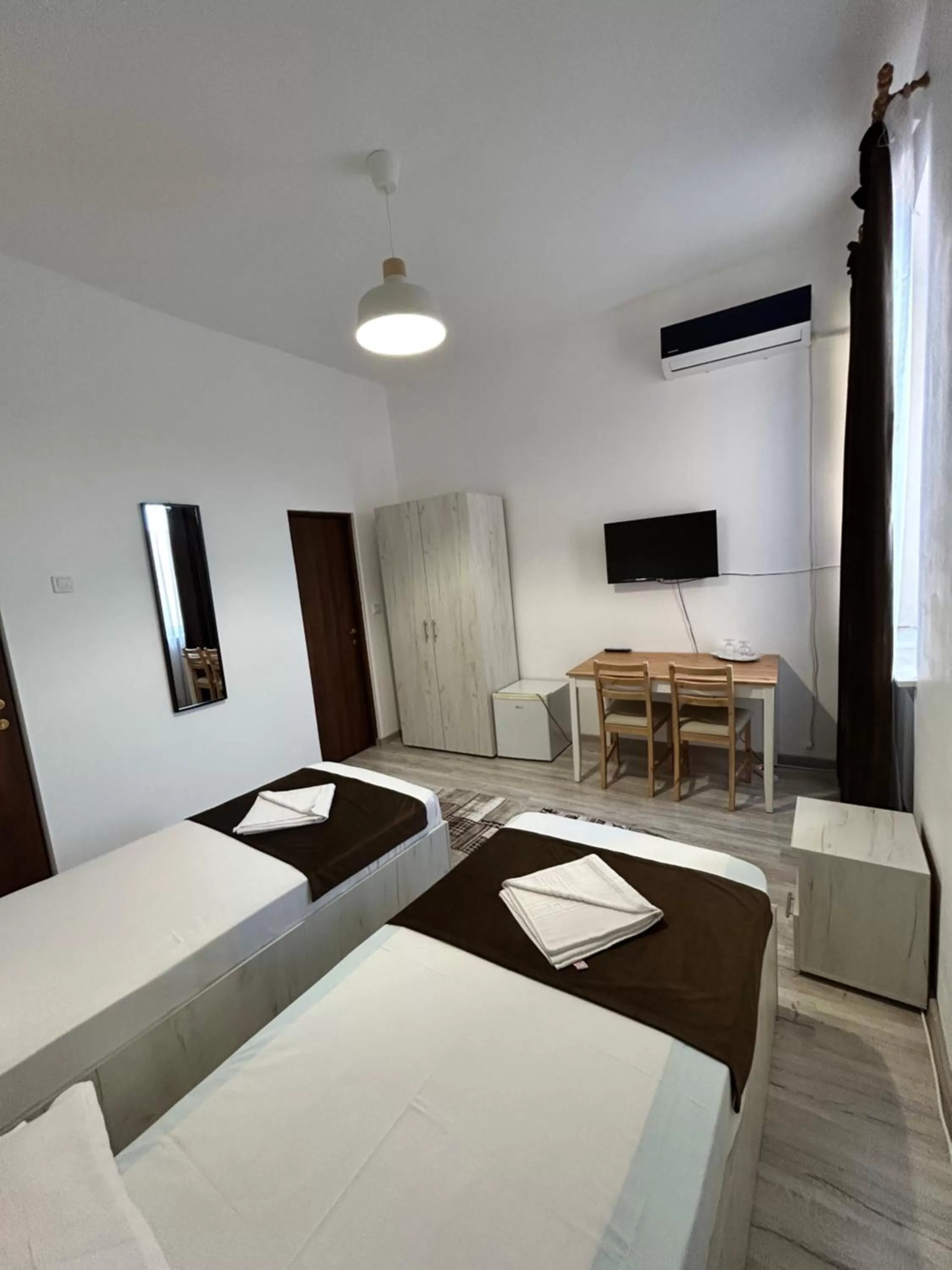 Bed in Hotel Continental City Center