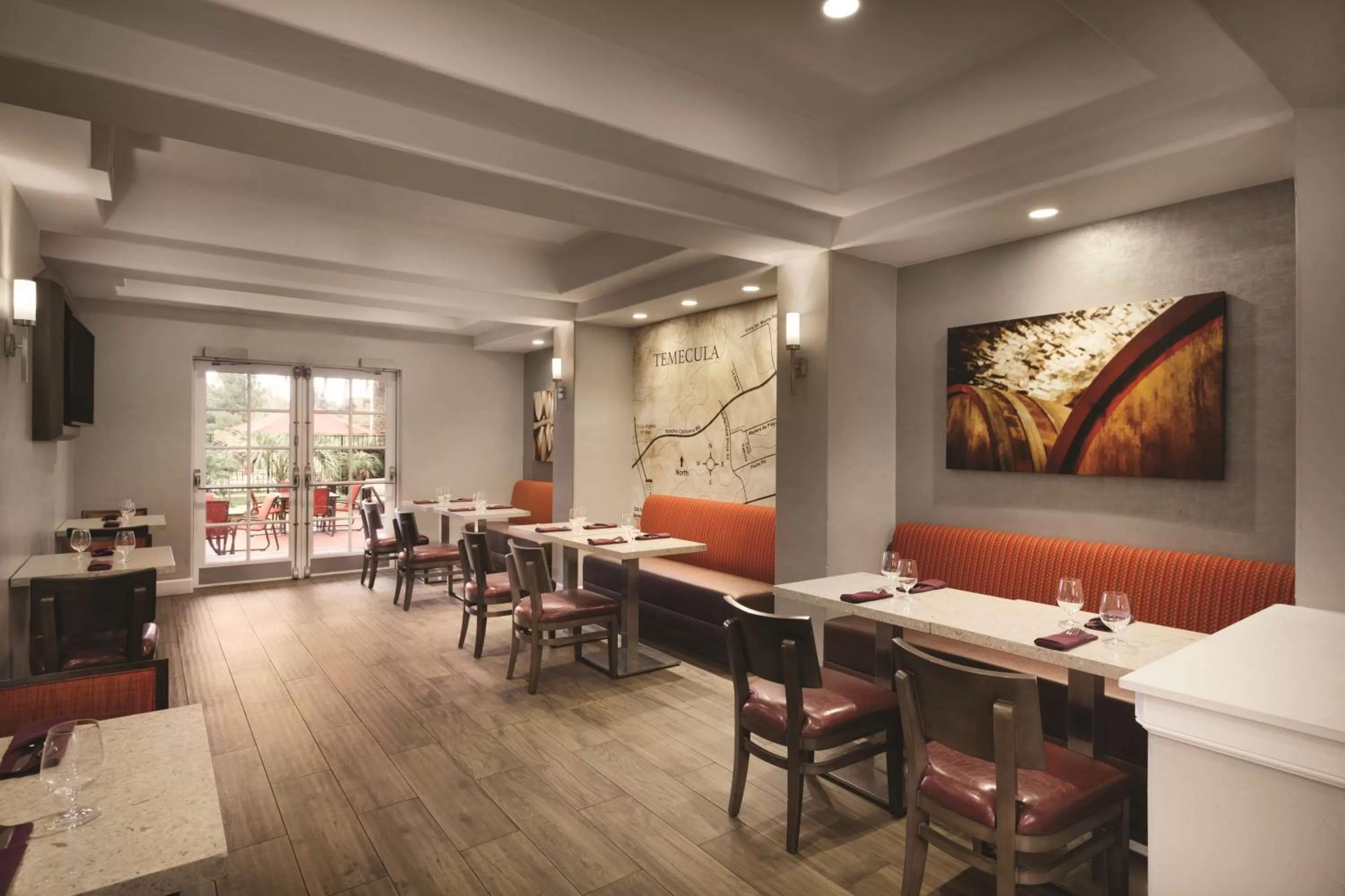 Lounge or bar in Embassy Suites by Hilton Temecula Valley Wine Country