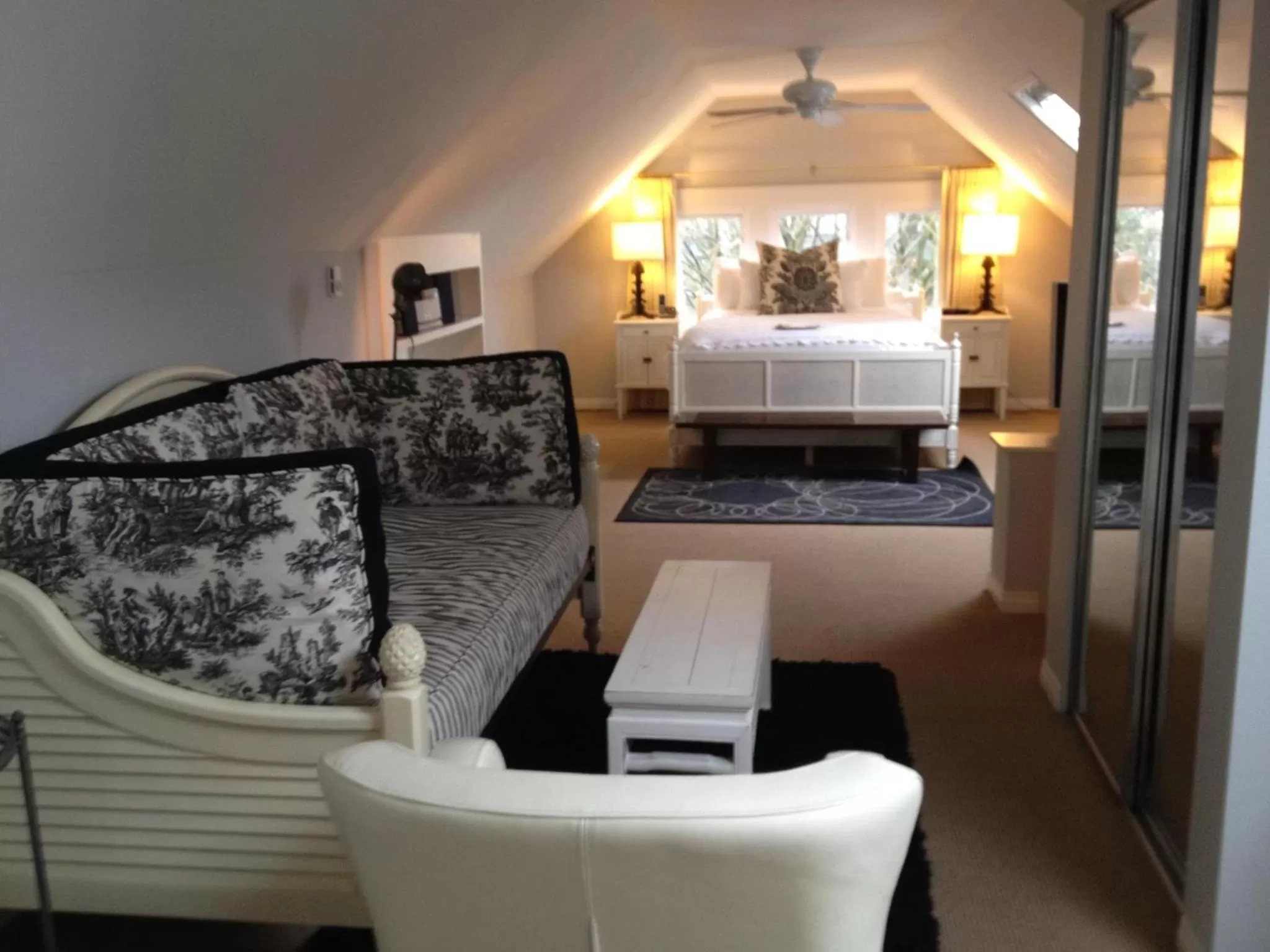 Photo of the whole room, Seating Area in Barclay House Bed and Breakfast