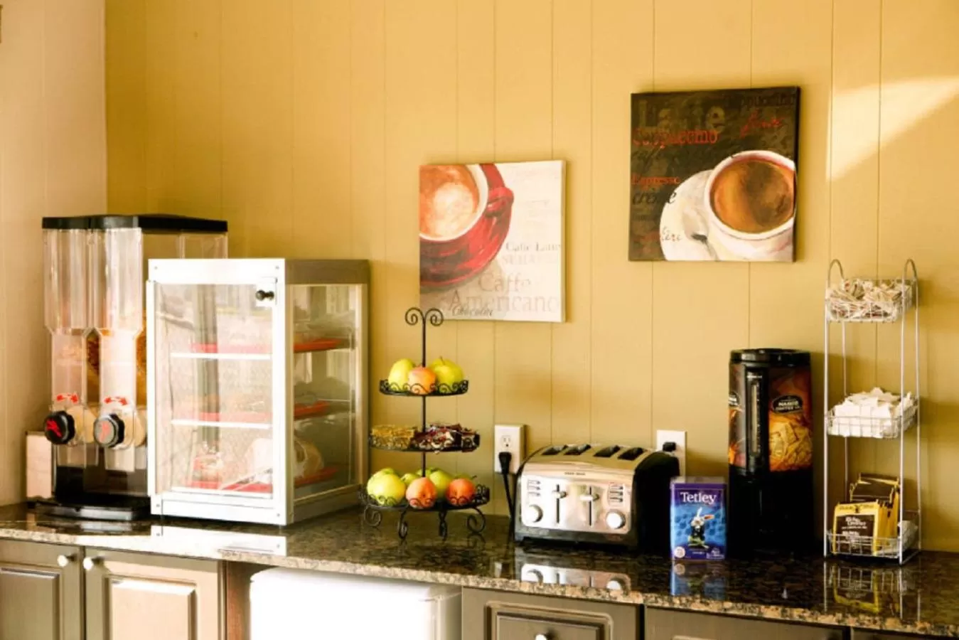 Restaurant/places to eat in Saxony Motel