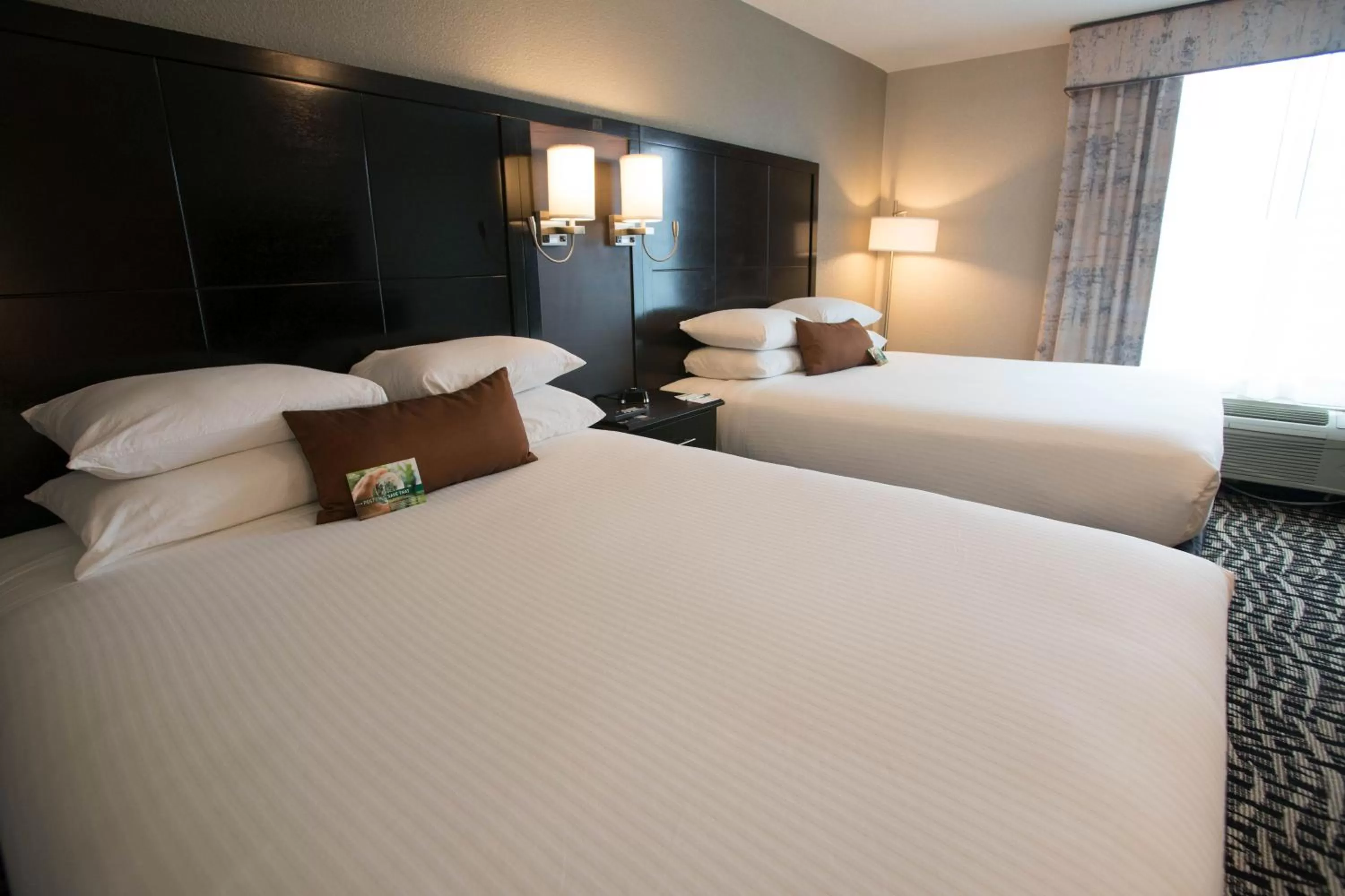 Bed in Wingate by Wyndham Dallas Love Field