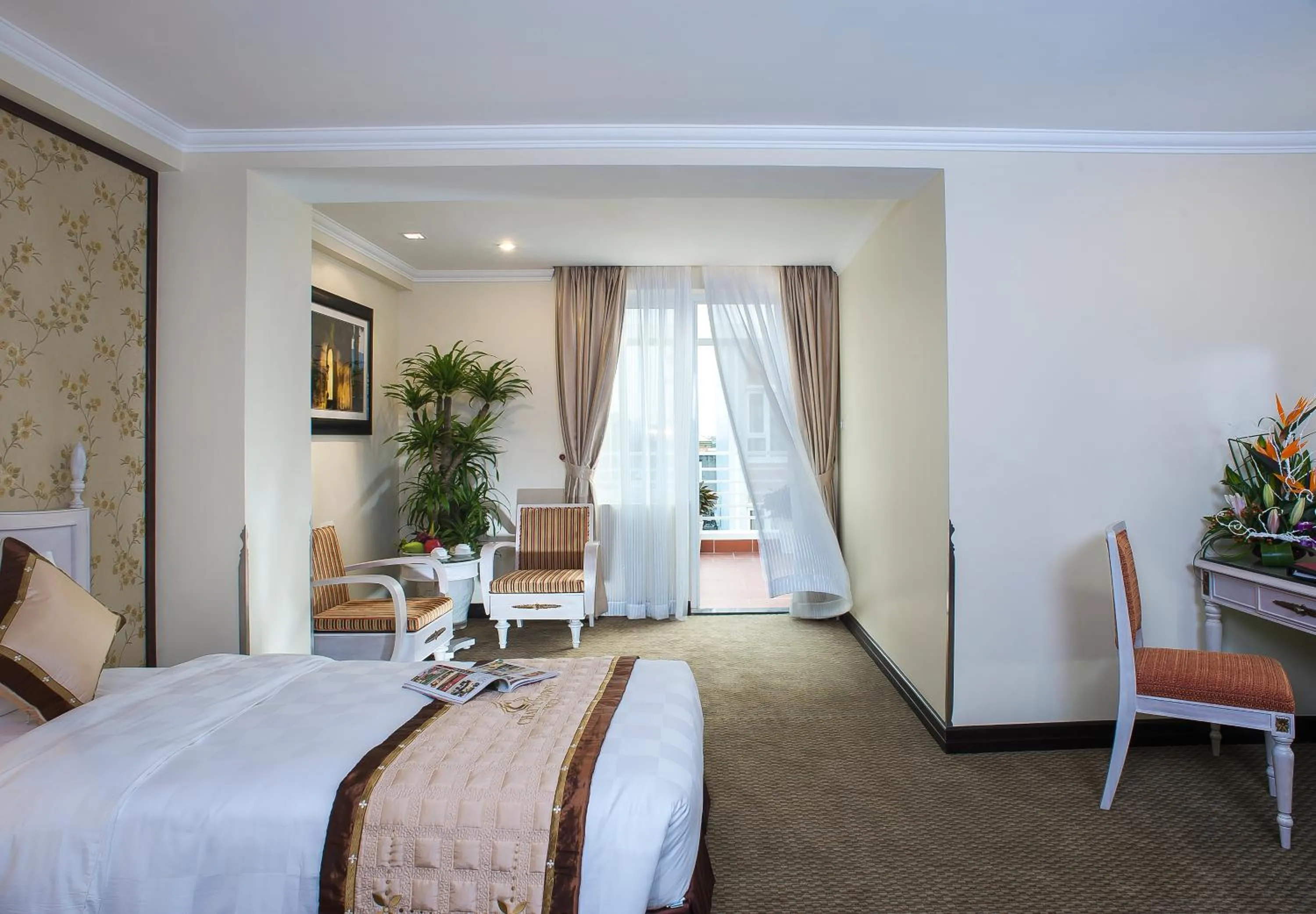 Bed in Chalcedony Grand Hotel