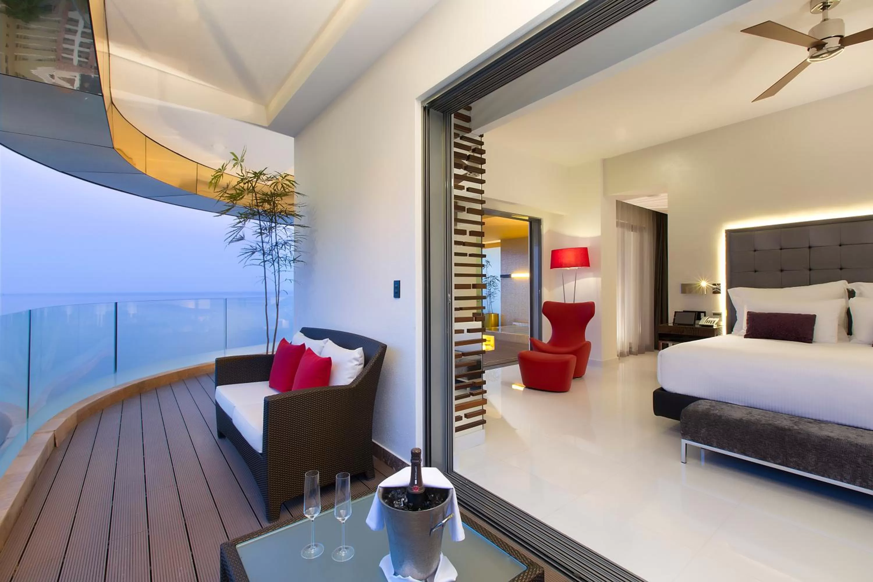 Balcony/Terrace, Bed in Garza Blanca Preserve Resort & Spa
