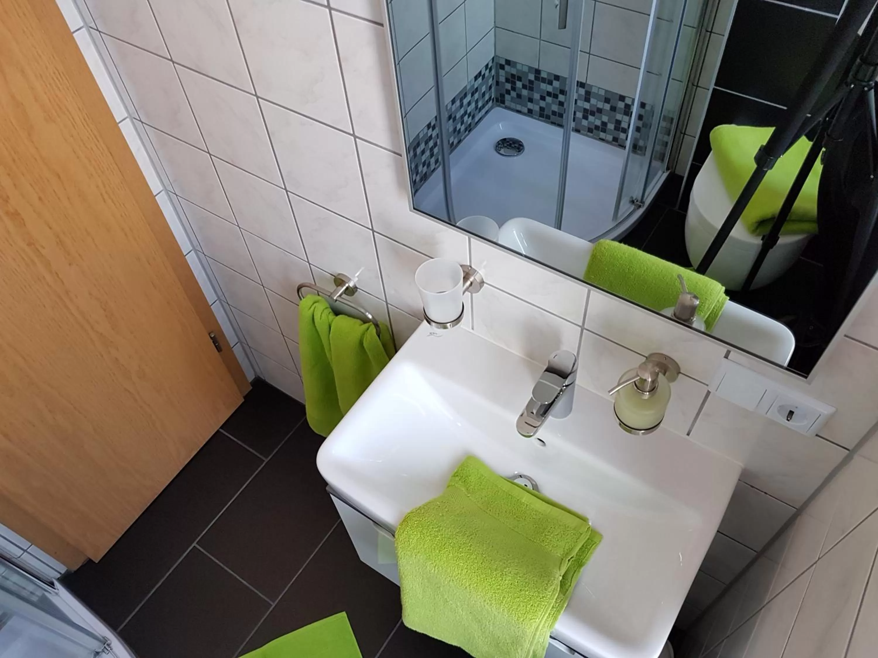 Photo of the whole room in Hotel Exquisite