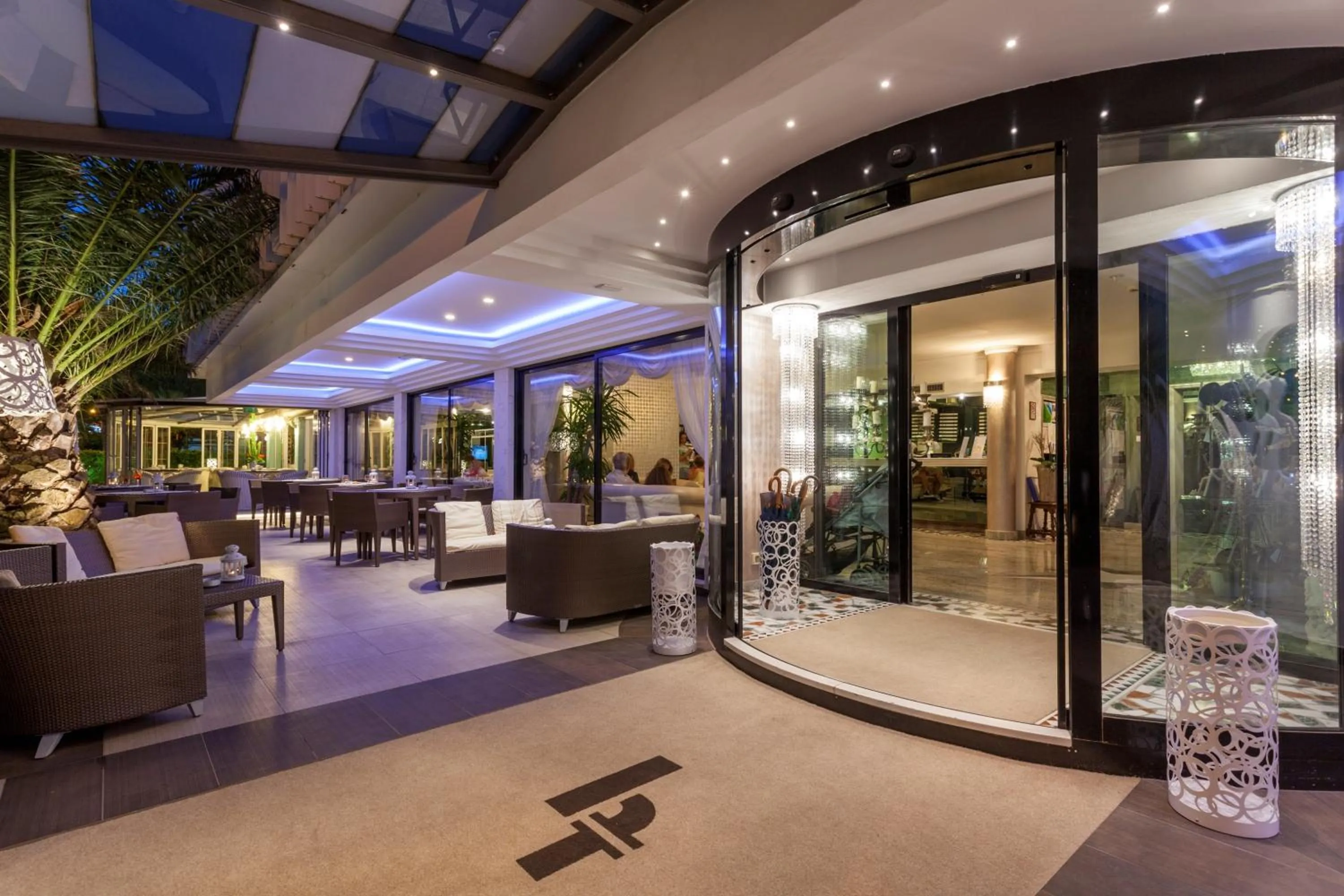 Facade/entrance in Hotel Feldberg