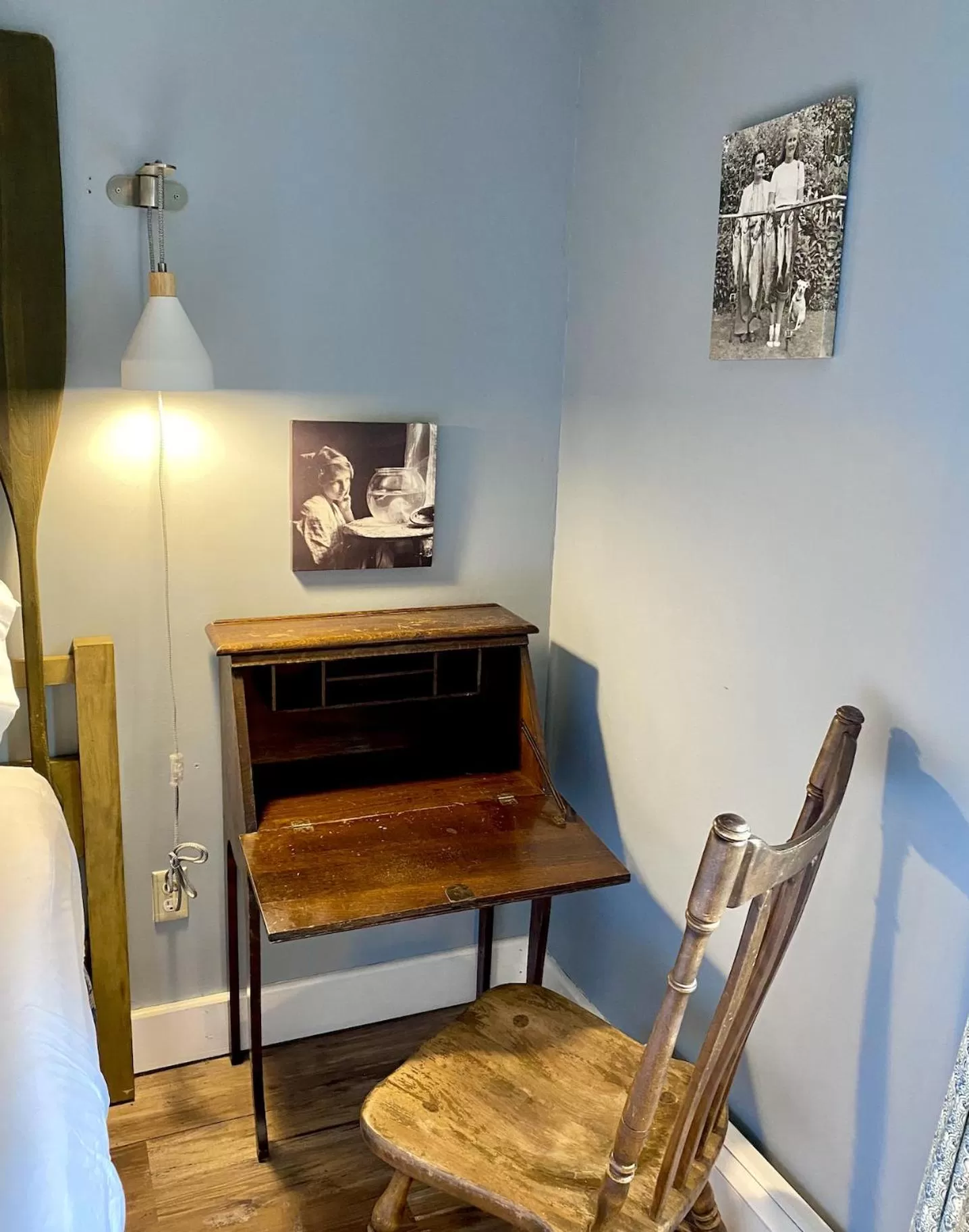 Seating area in Orcas Hotel