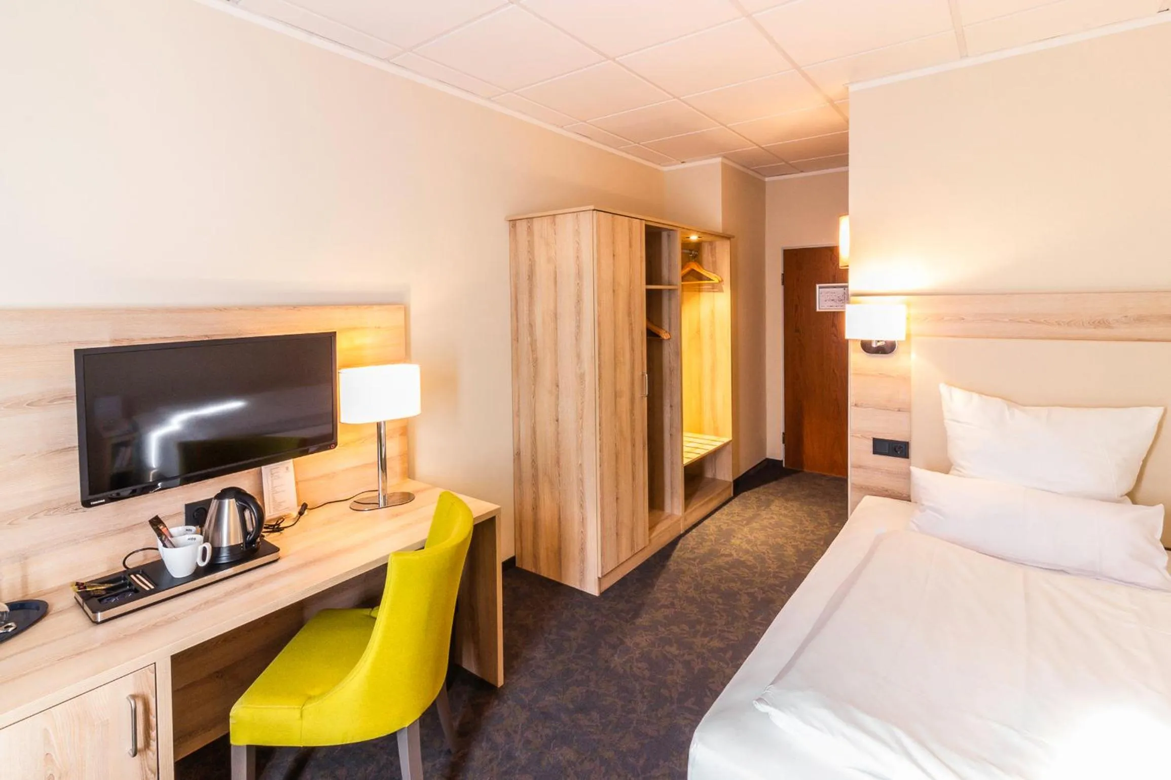 Photo of the whole room, Bed in Hotel Engel