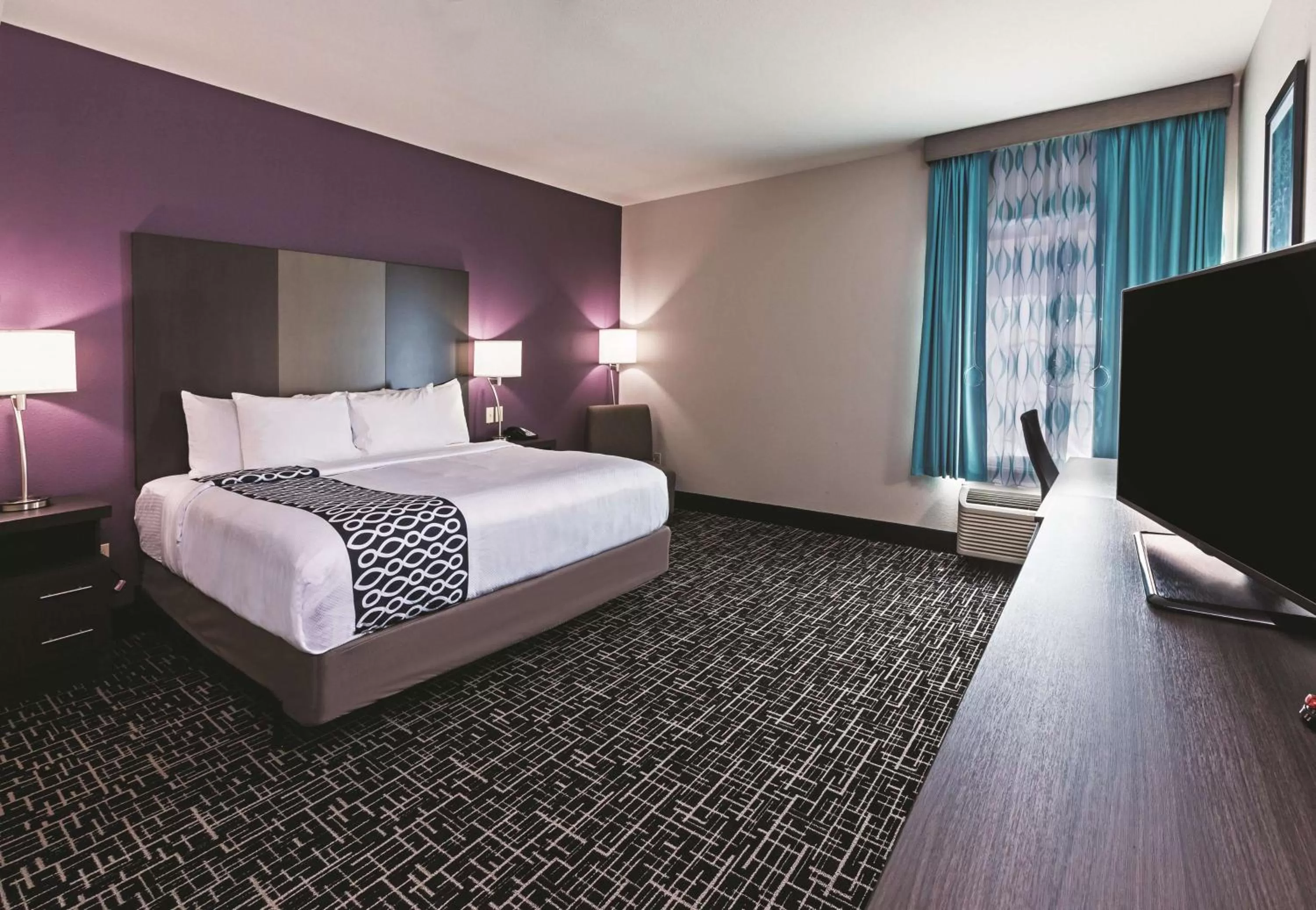 Photo of the whole room in La Quinta by Wyndham Claremore