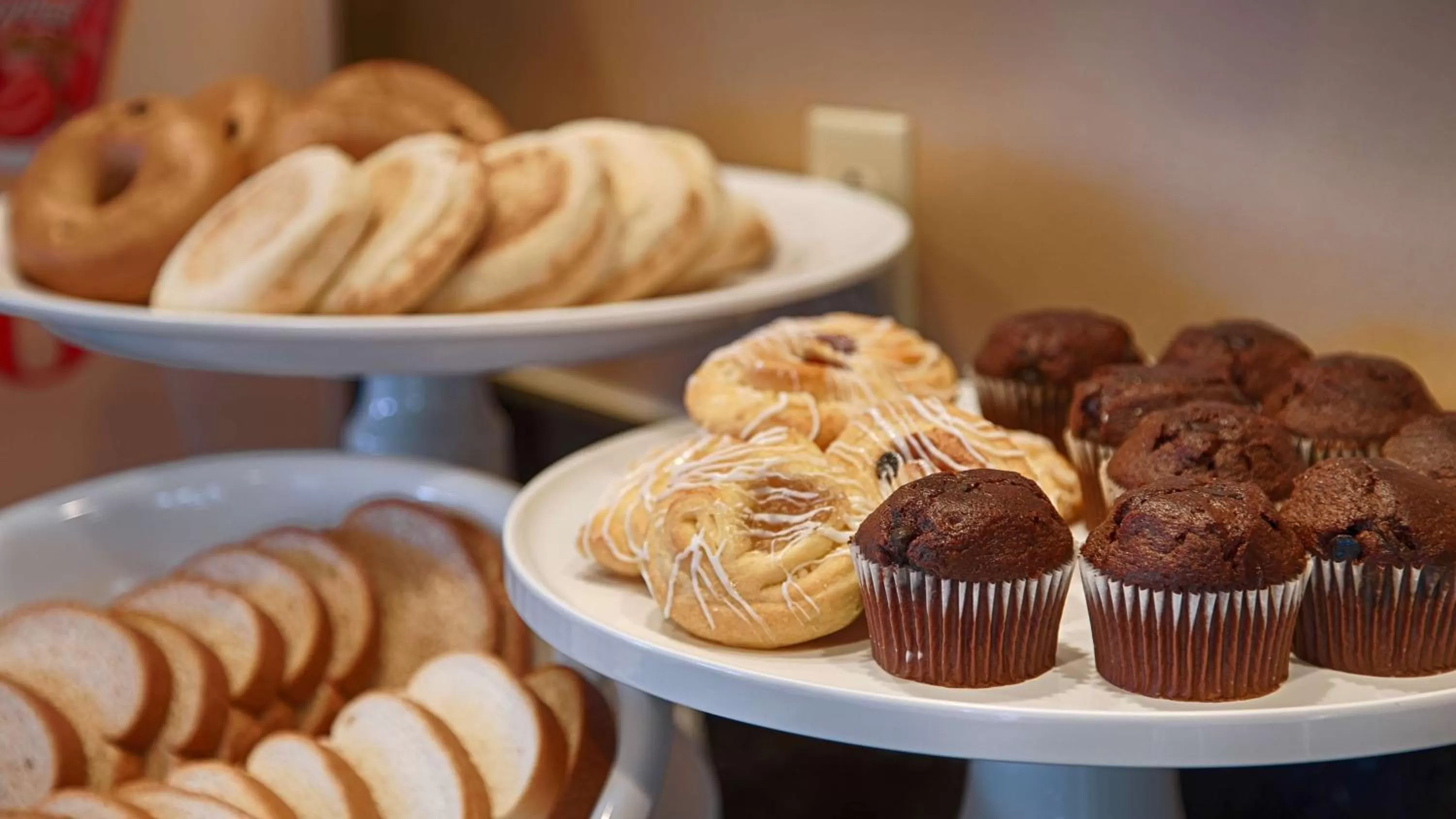 Restaurant/places to eat in Camrose Resort Hotel