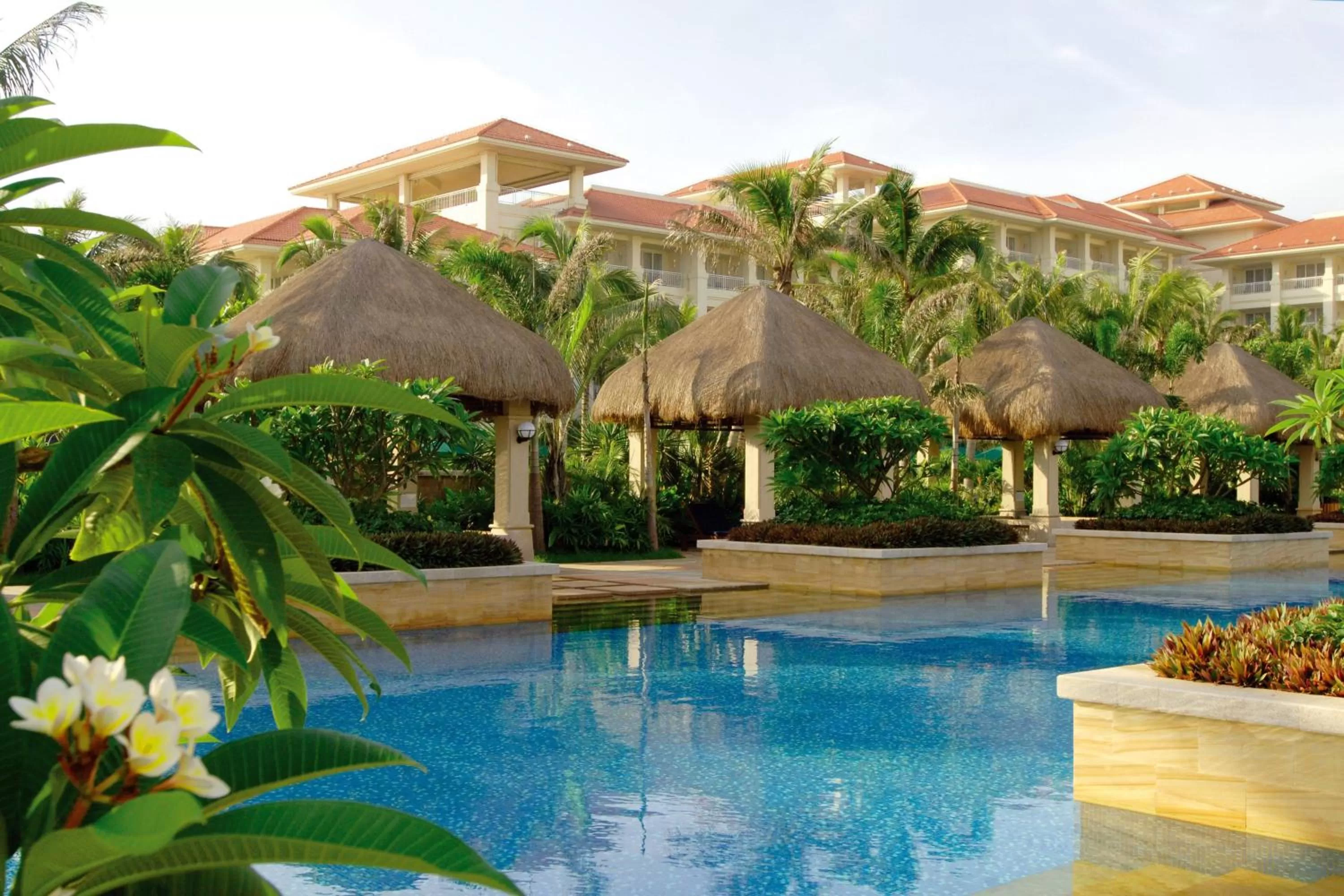 Swimming pool in Sheraton Haikou Hotel
