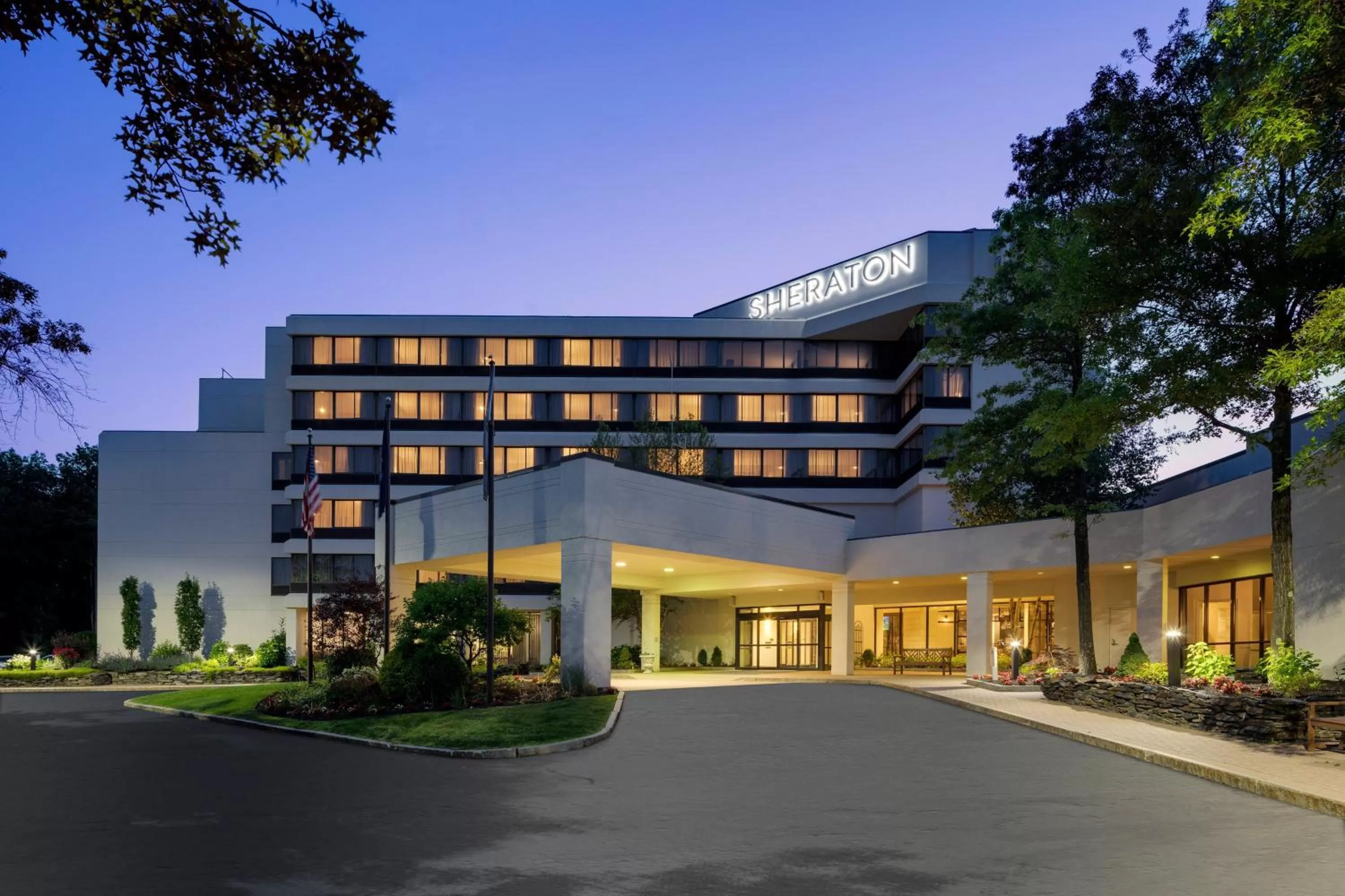 Property building in Portland Sheraton at Sable Oaks