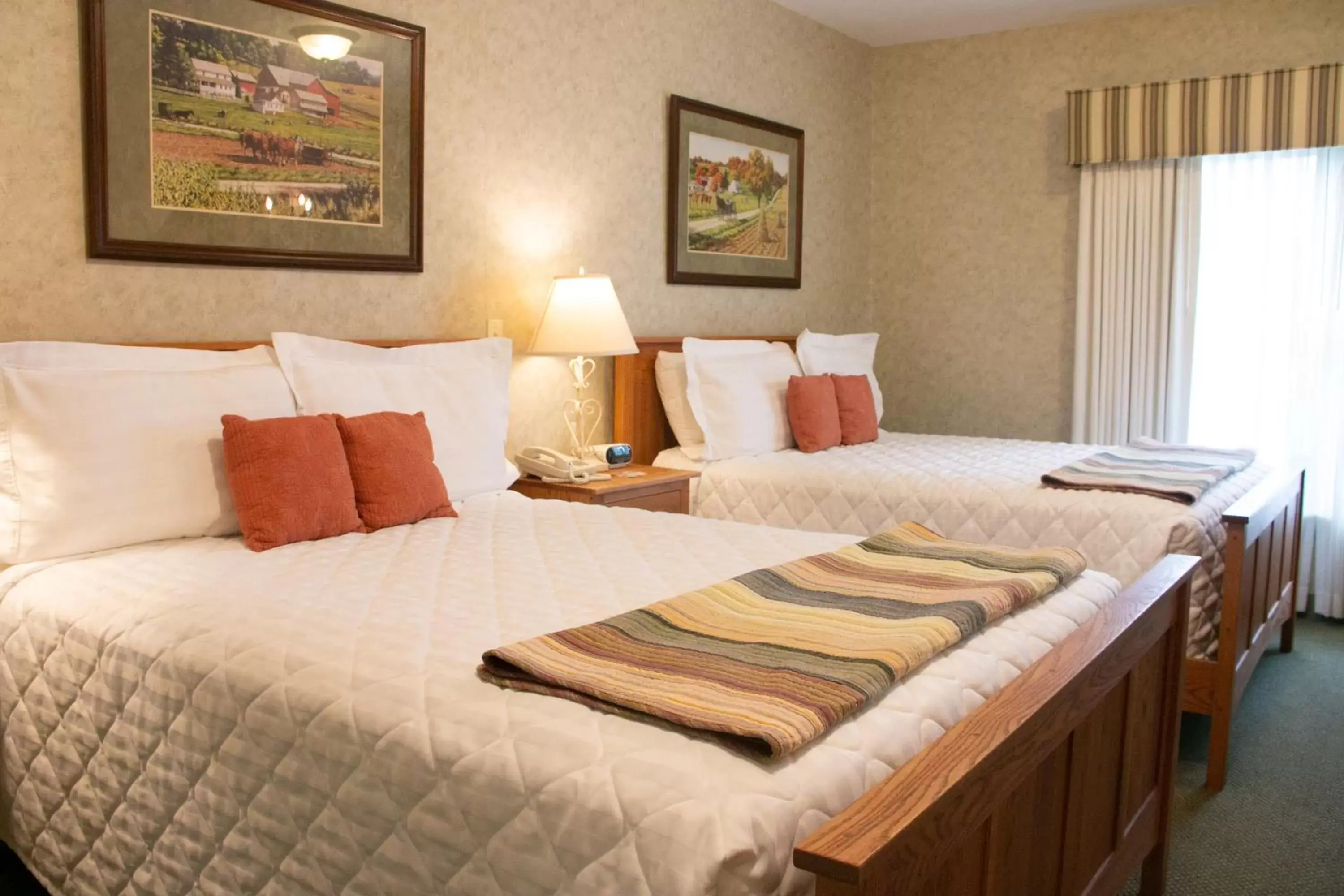 Standard Queen Room in Essenhaus Inn & Conf. Center Standard Queen Room in Essenhaus Inn & Conf. Center