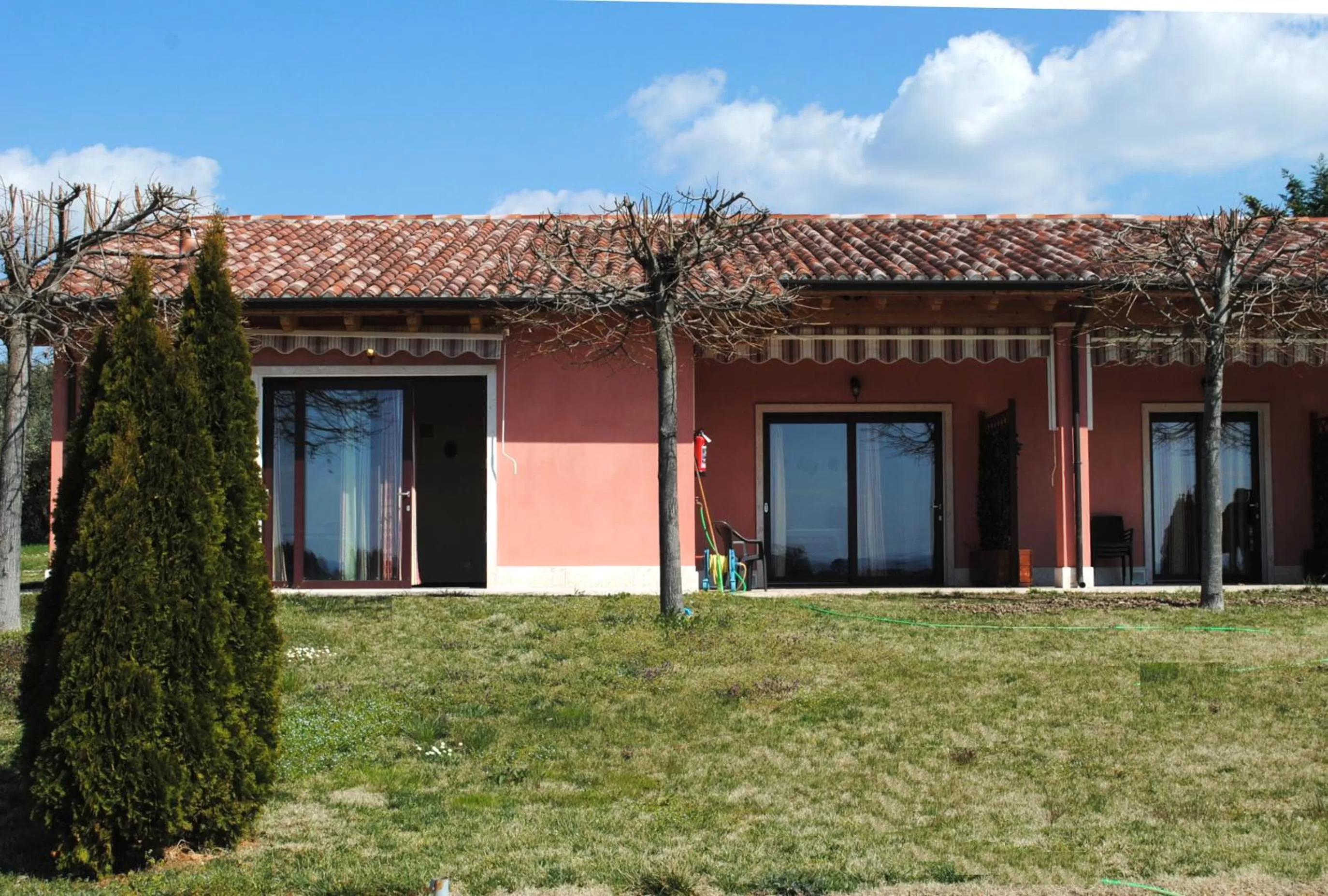Facade/entrance in AGRITURISMO MELOGRANO D'ORO