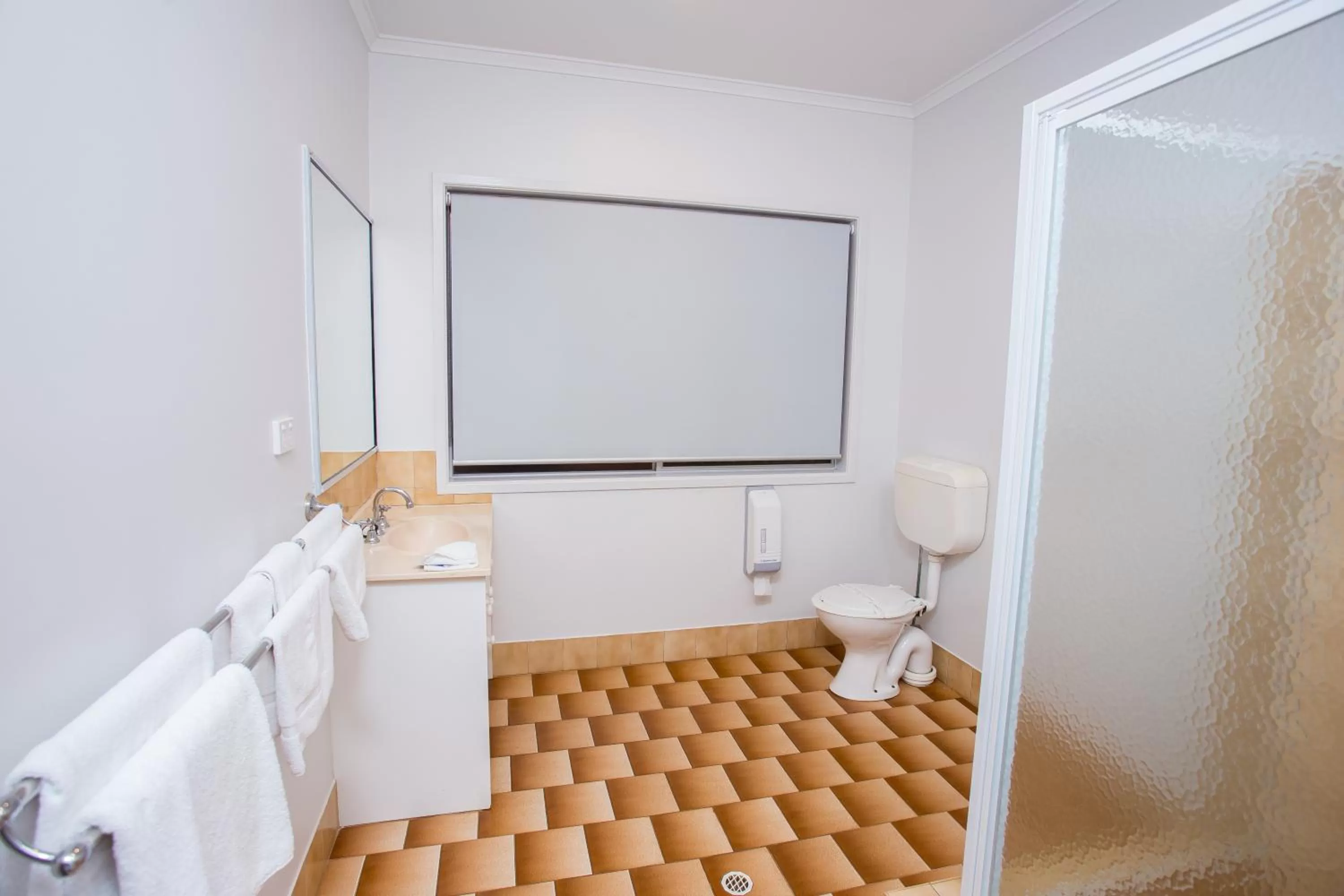 Bathroom in Wilsonton Hotel Toowoomba