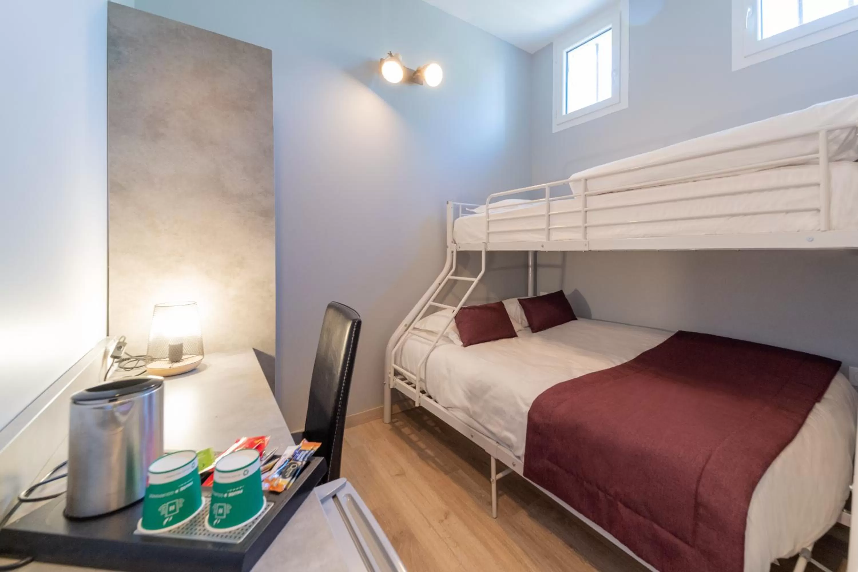 Photo of the whole room, Bed in L'Horloge Gourmande