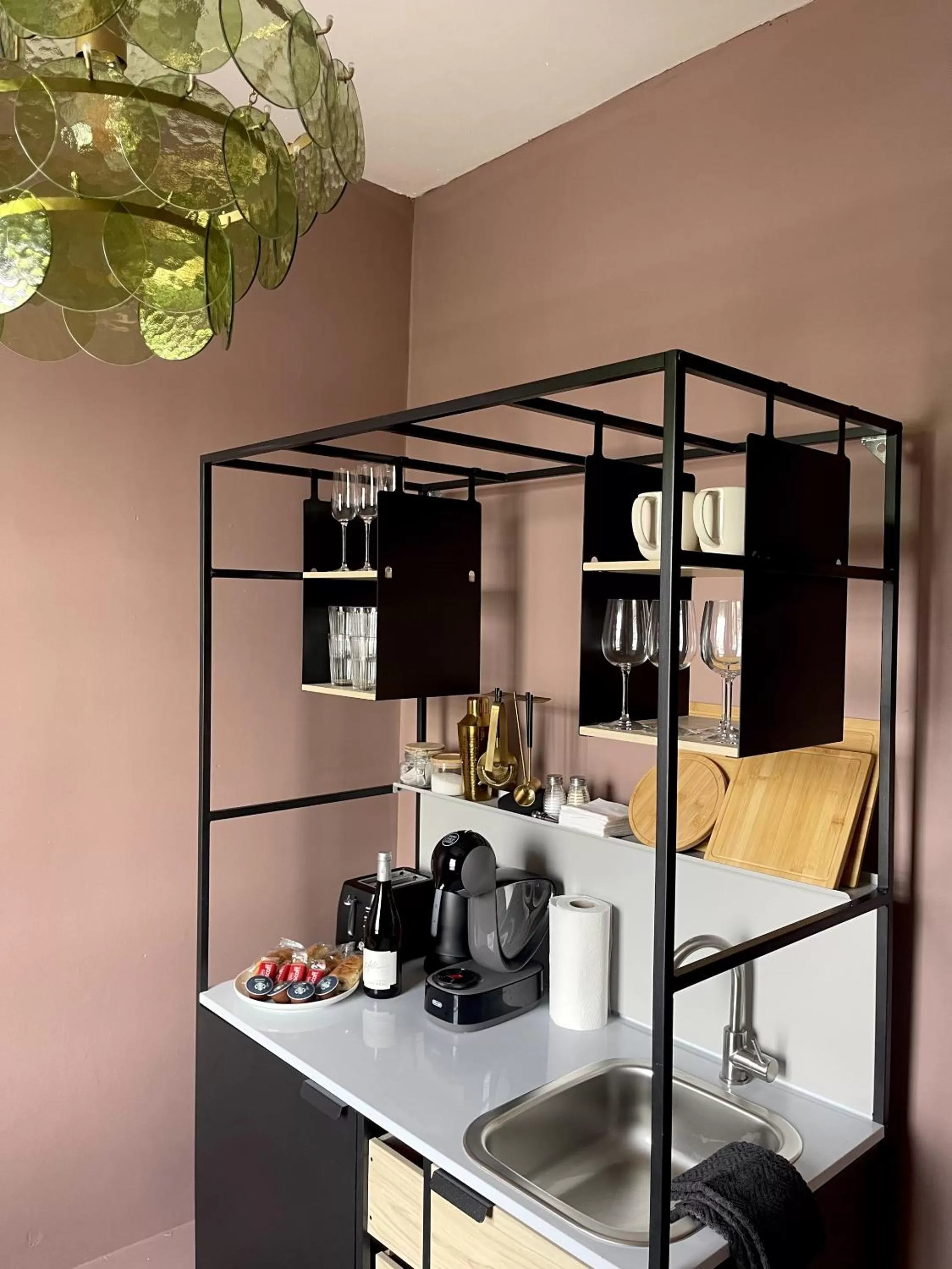 Kitchen or kitchenette, Kitchen/Kitchenette in 81 Promenade Cheltenham