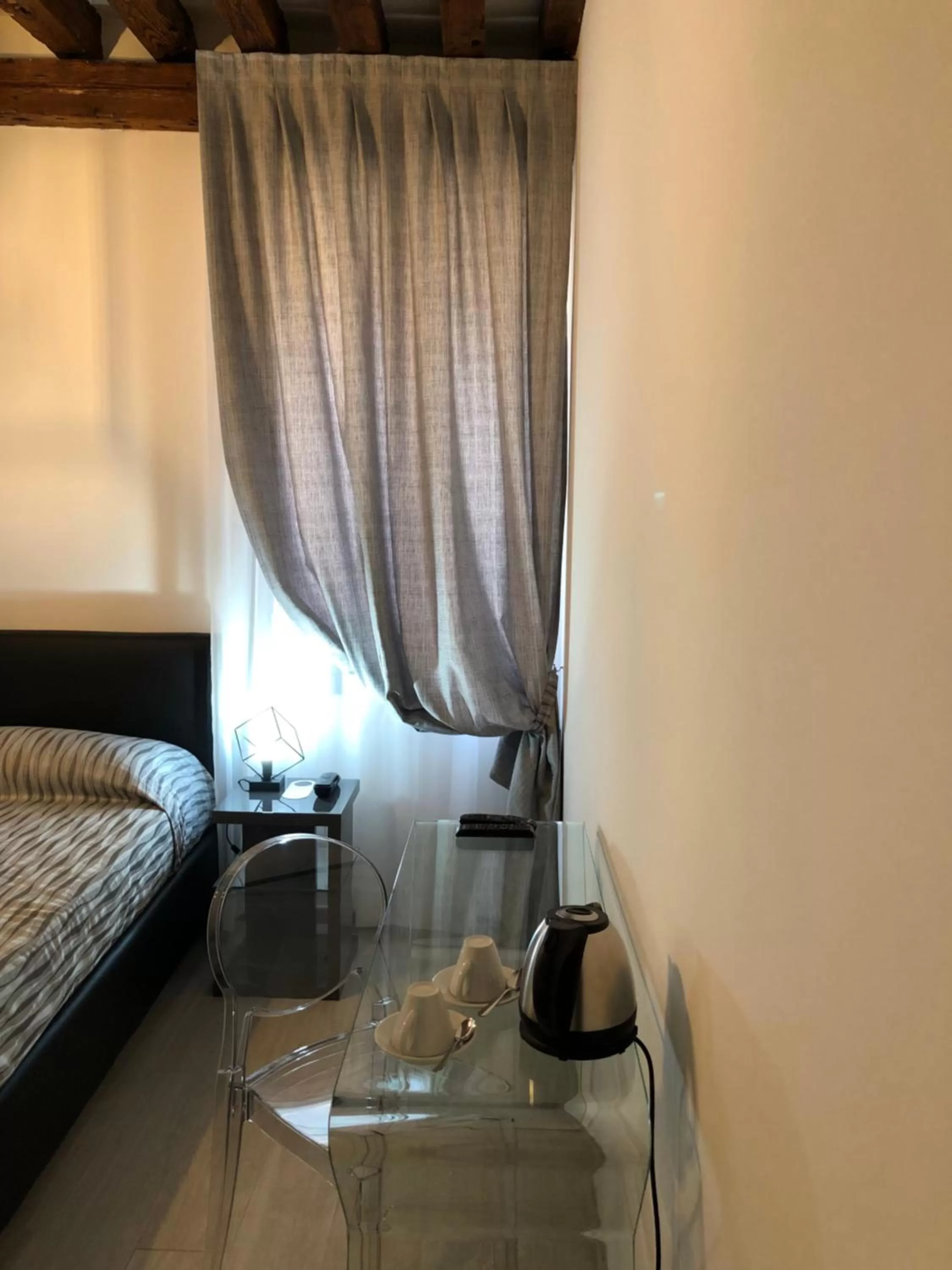 Bedroom, Bed in Albergo Marin